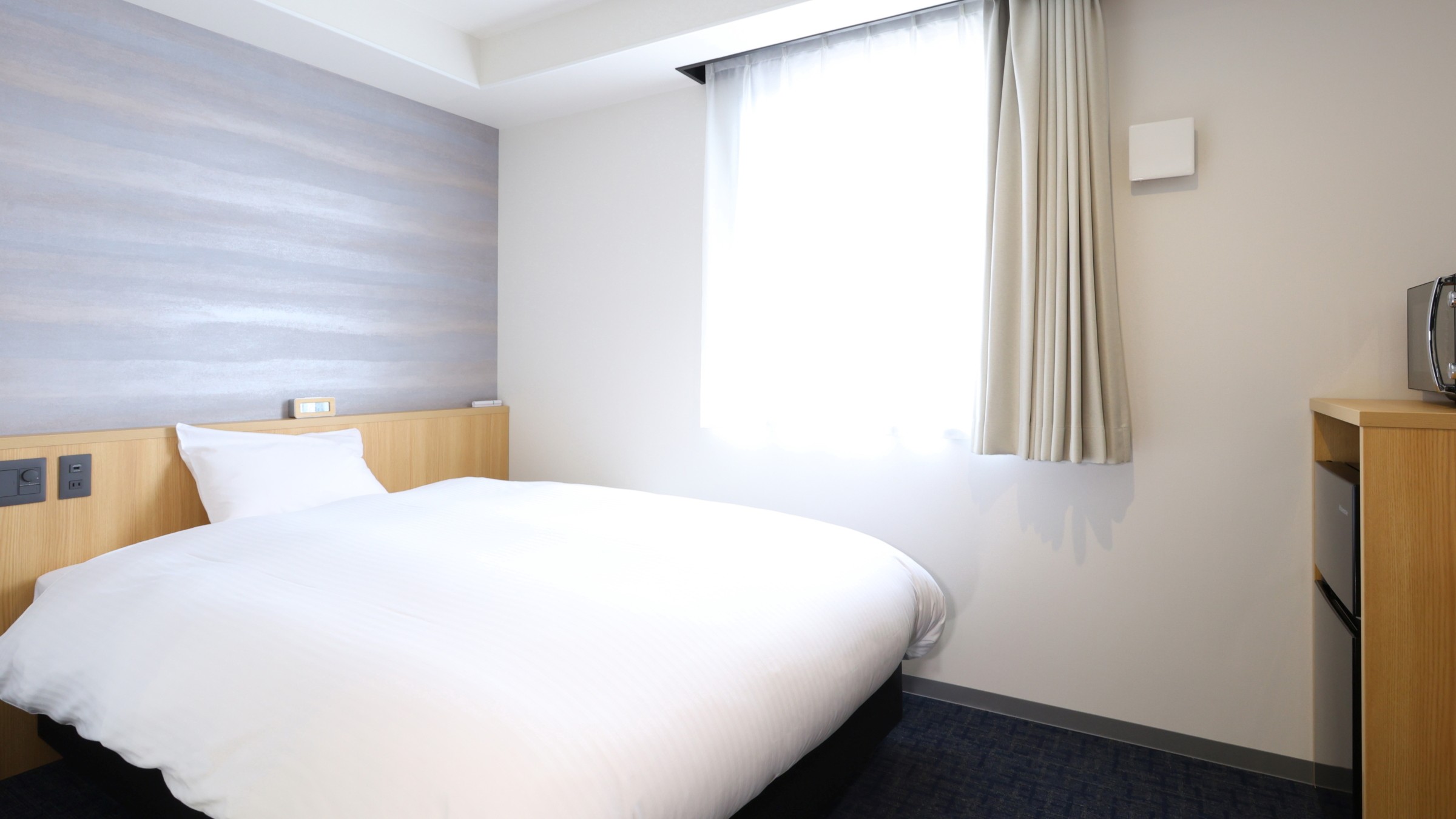 ＜禁煙＞連泊におすすめ　ダブル　洗濯機／レンジ付【19㎡／ベッド幅140cm】