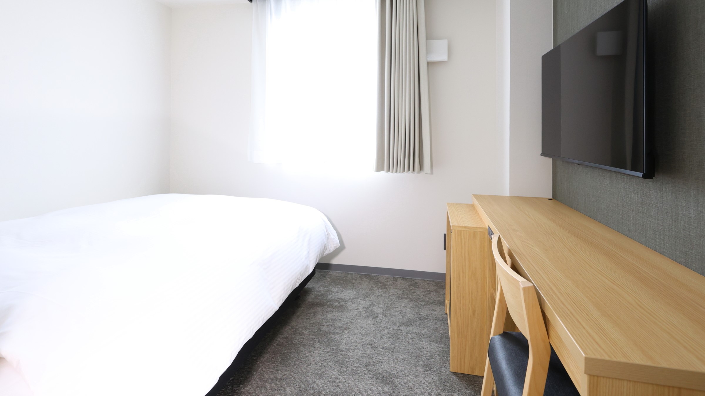 ＜禁煙＞ダブル【15㎡／ベッド幅140cm】