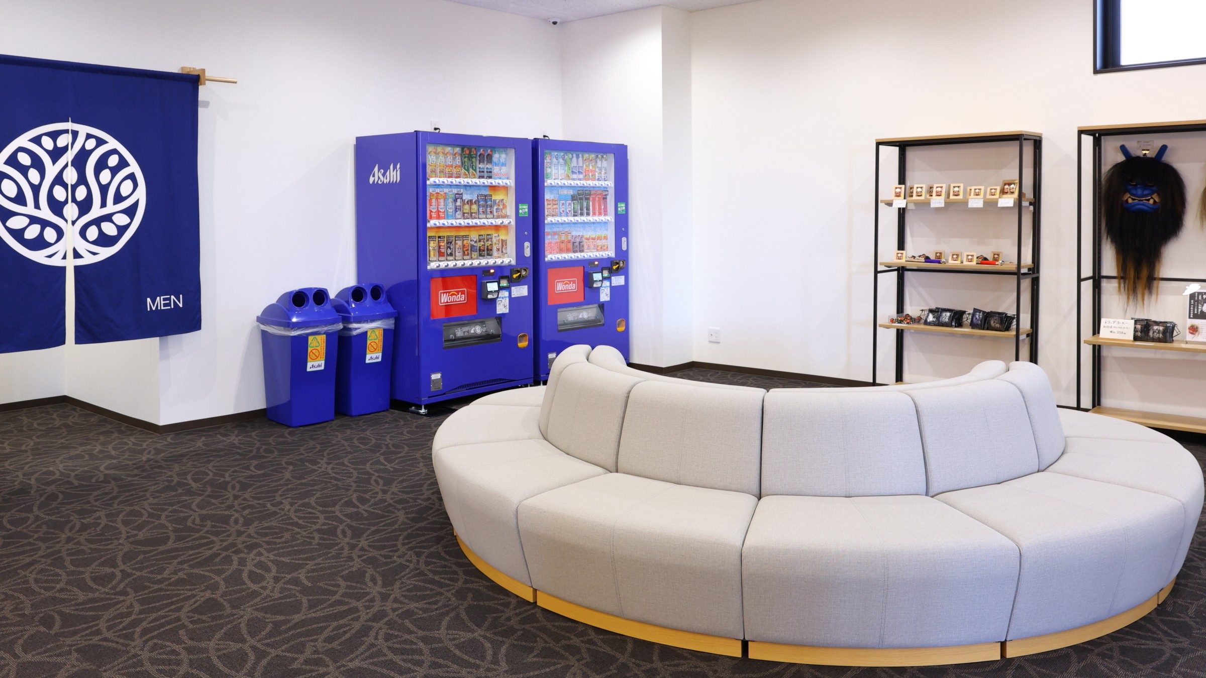 館内設備　1Fソフトドリンク自動販売機