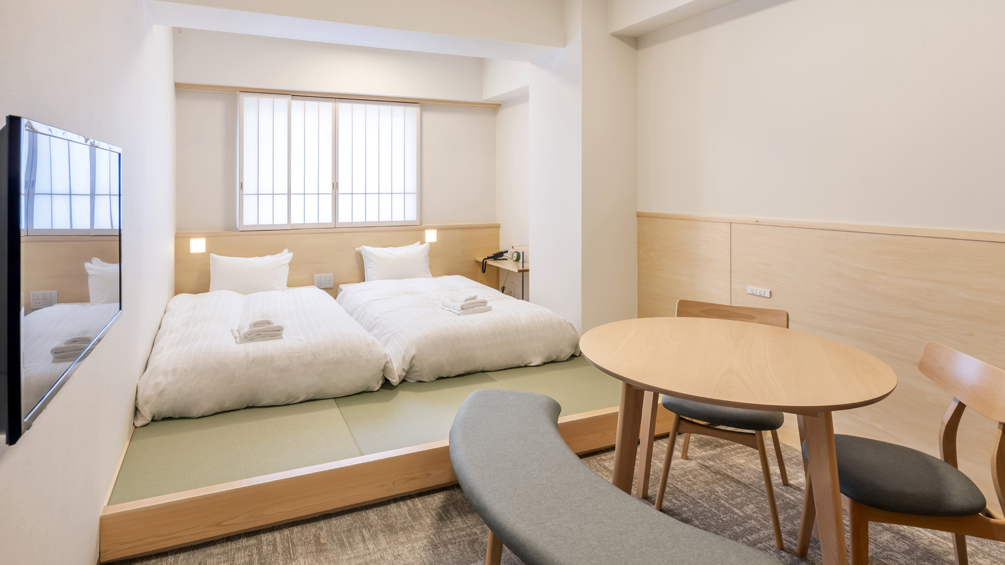 2ベッドルームファミリーアパートメント（２０平米・ベッド幅１００㎝ x ２台 、１６０㎝ x １台