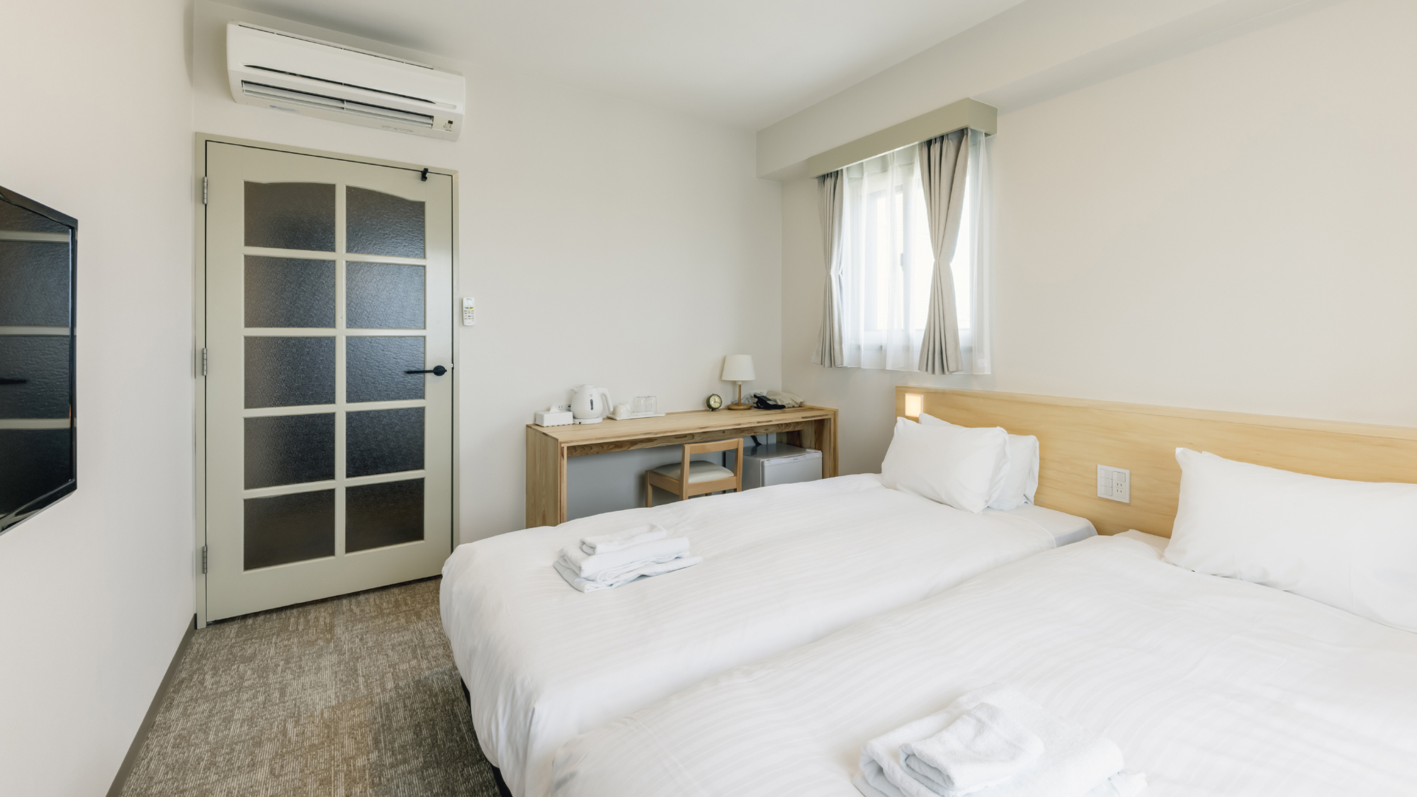 スタンダード ツイン（１７平米・ベッド幅１００㎝ x ２台 ）