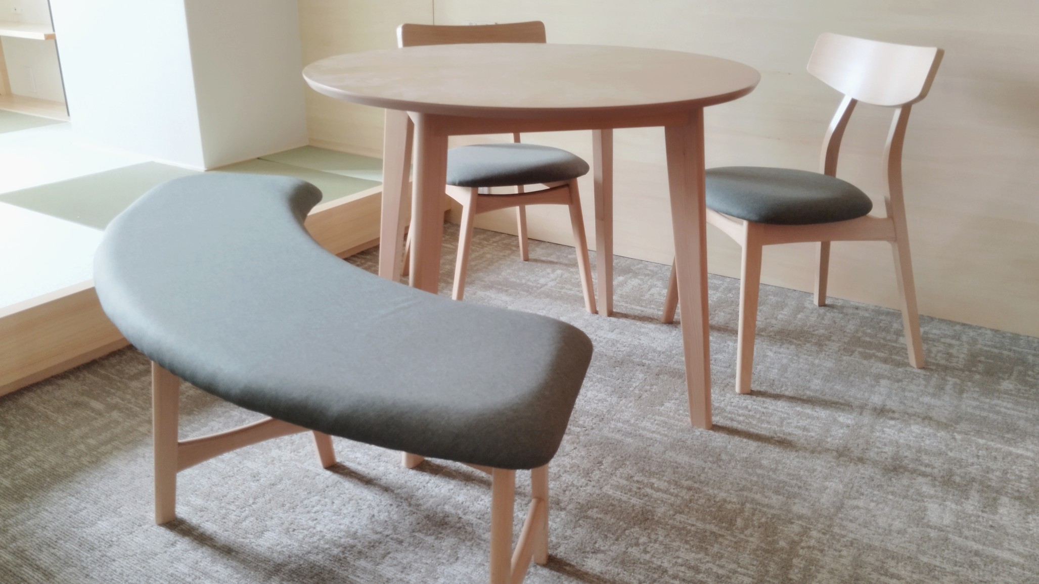 ダイニングテーブル付きのお部屋