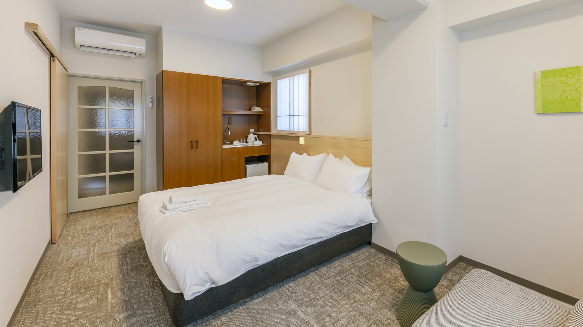 2ベッドルームファミリーアパートメント（２０平米・ベッド幅１００㎝ x ２台 、１６０㎝ x １台