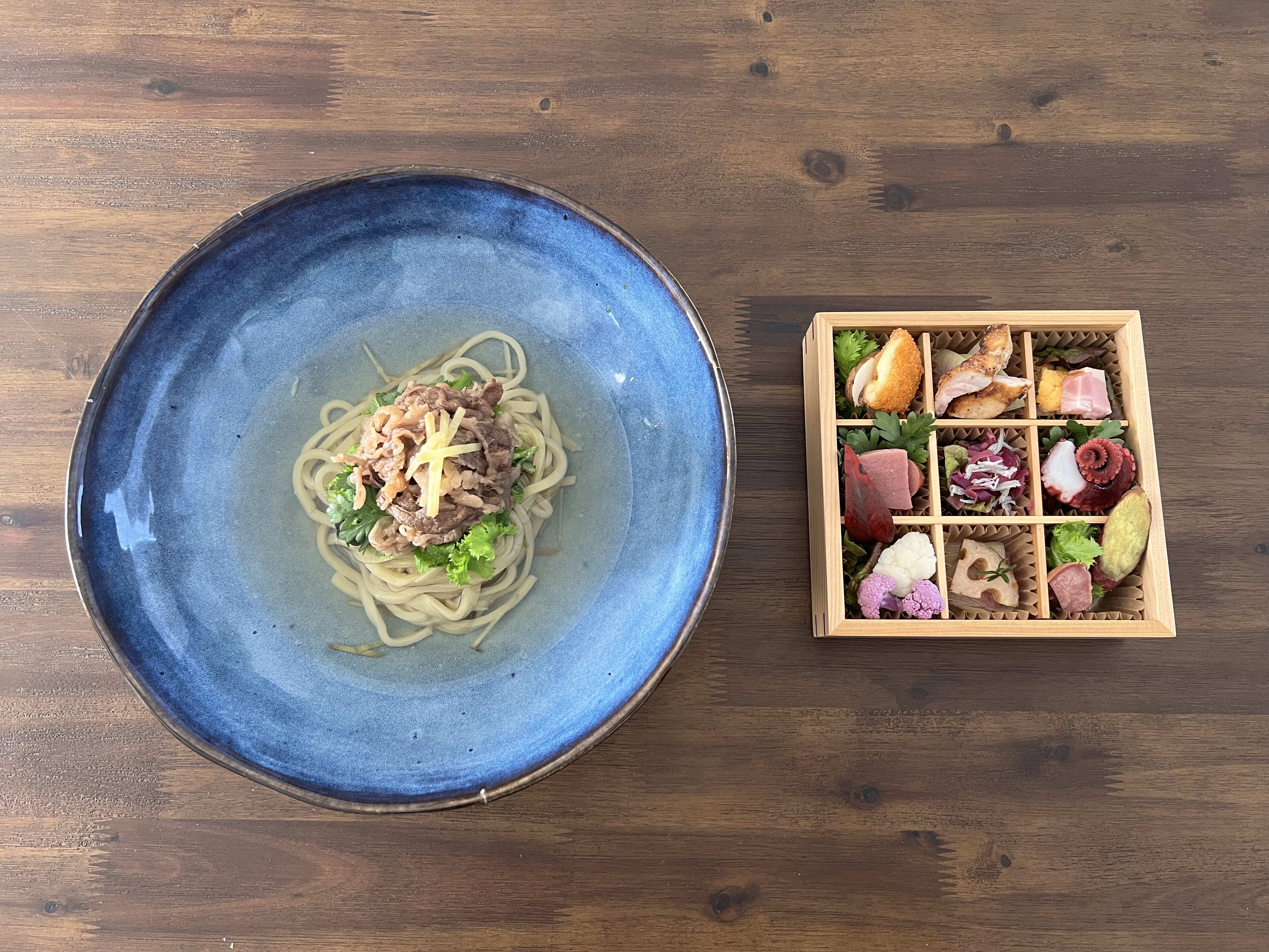 【ランチ】九彩前菜のお重とおうどん