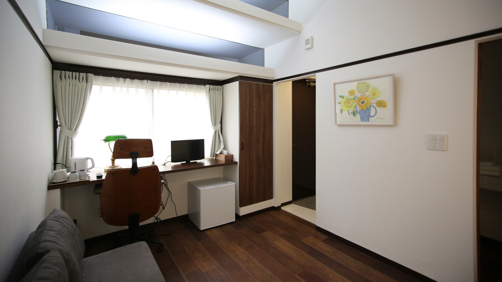 ・【客室/作業スペース付】デスク＆チェアでワーケーション可能。リラックスしながら作業に取り組めます