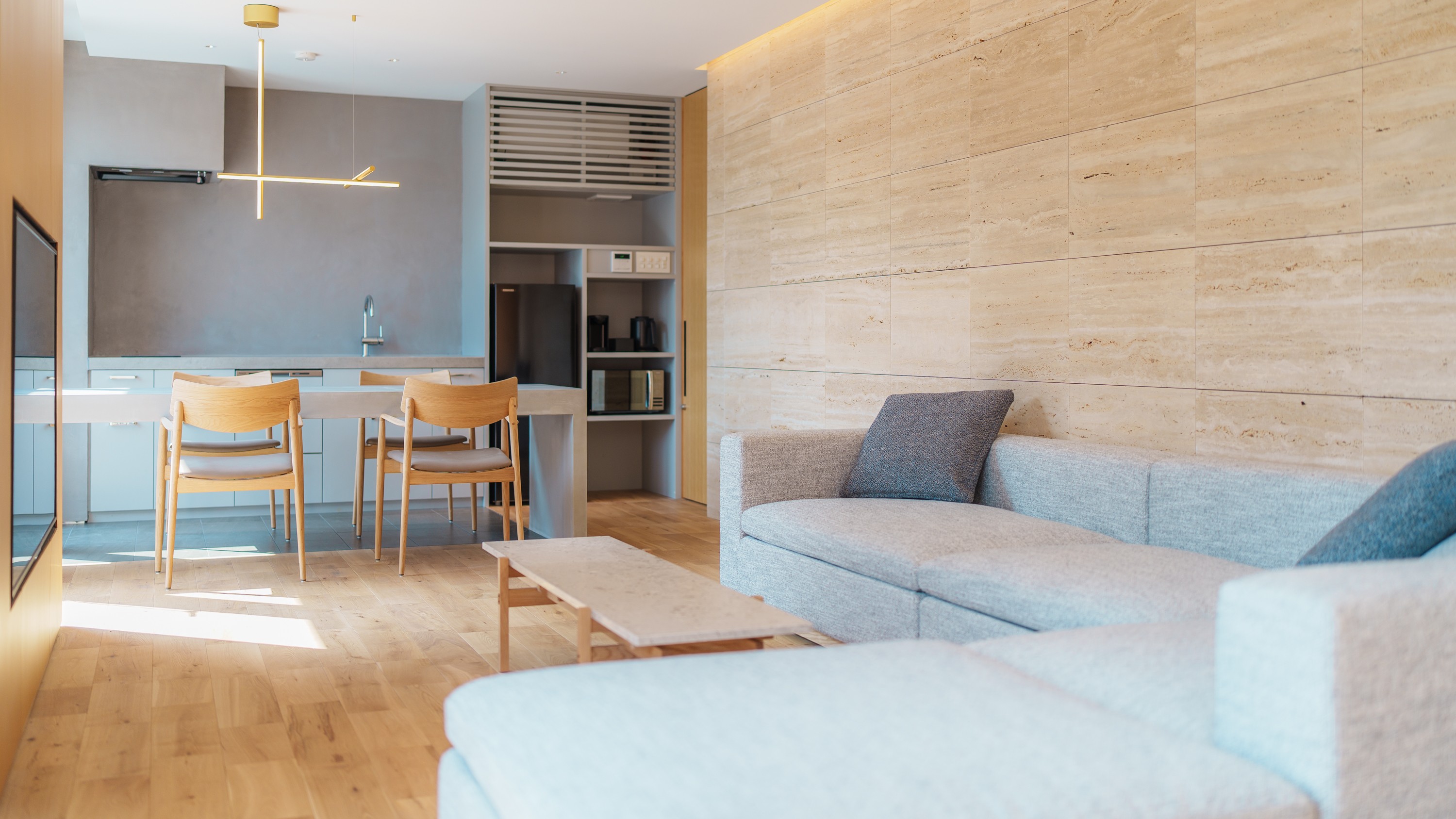 【aeon（エオン）】ゆったりと過ごせるリビング。