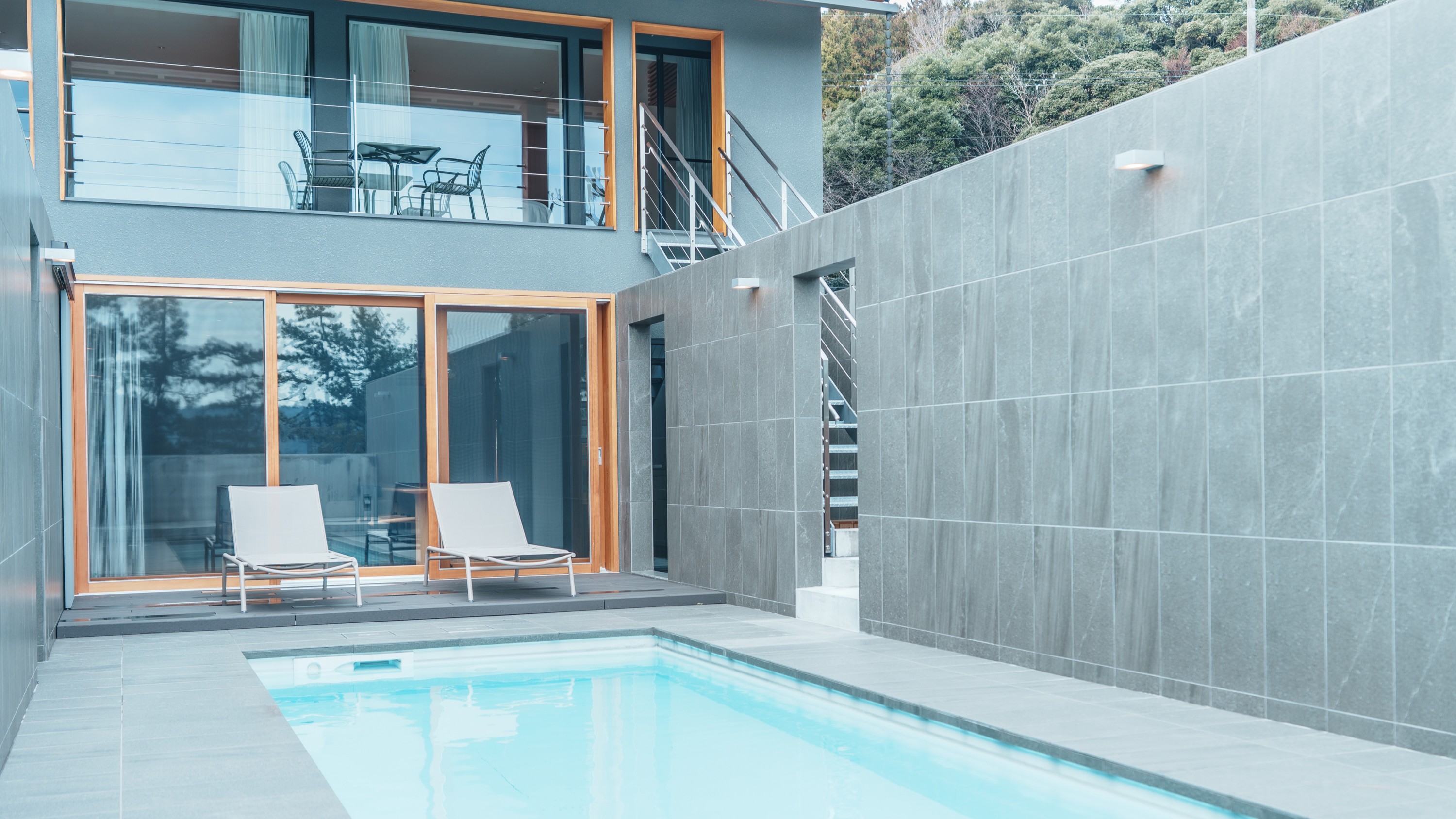 【dawn（ドーン）】天橋立に溶け込むようなプールで愉しむ。