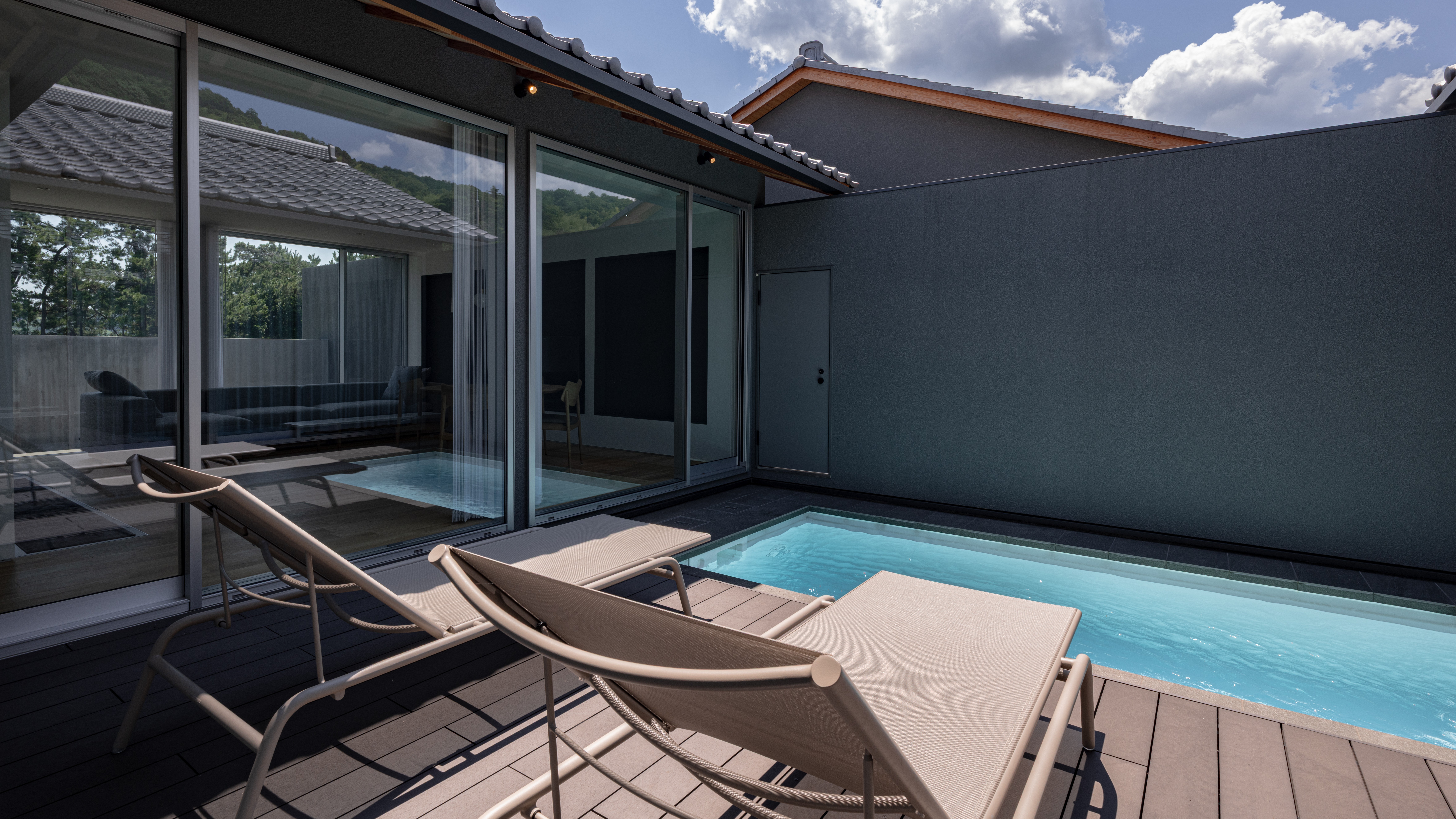 【bliss（ブリス）】プールを含むパティオでゆったりと。