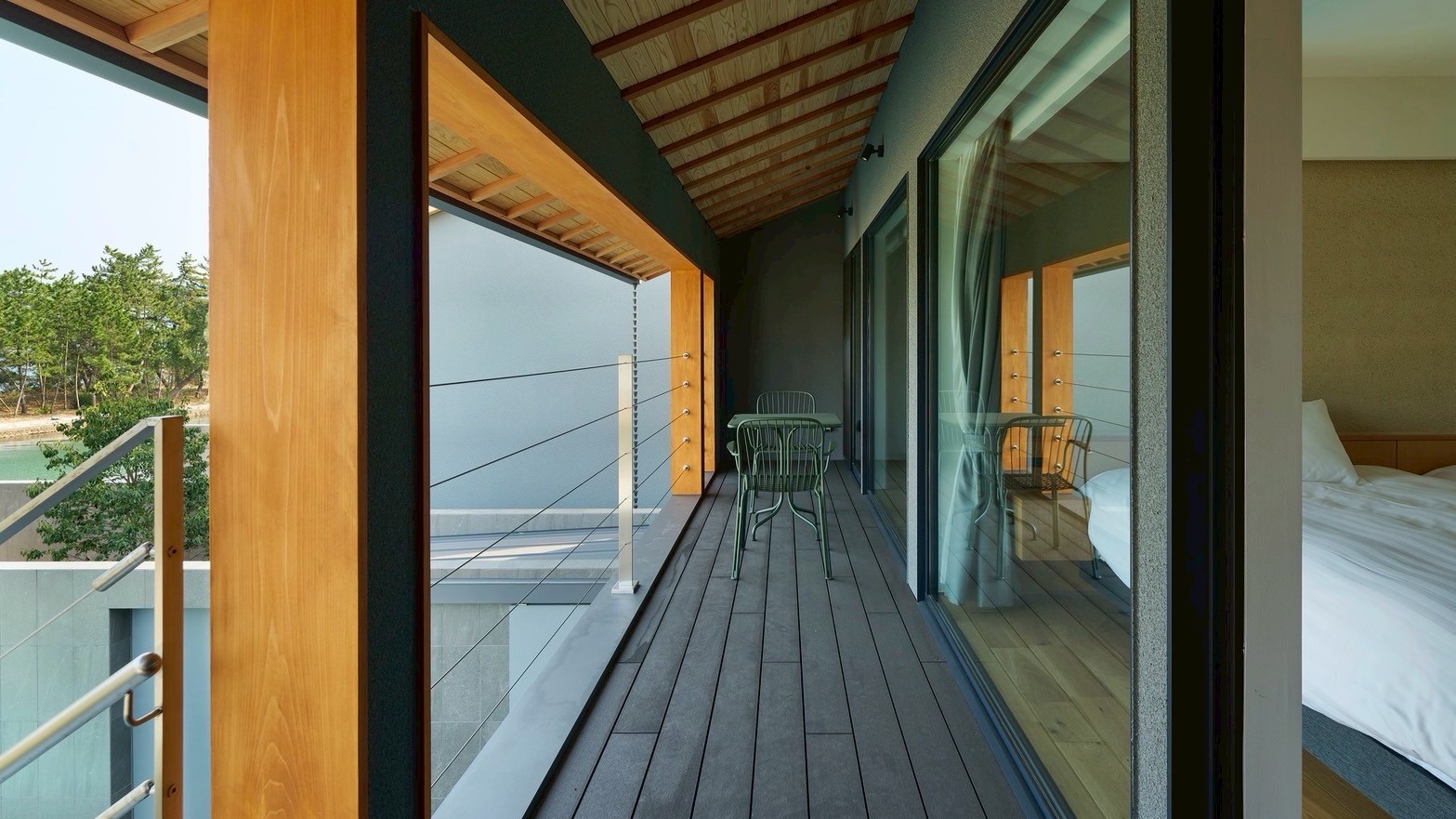 【dawn（ドーン）】天橋立と運河を望むテラス。