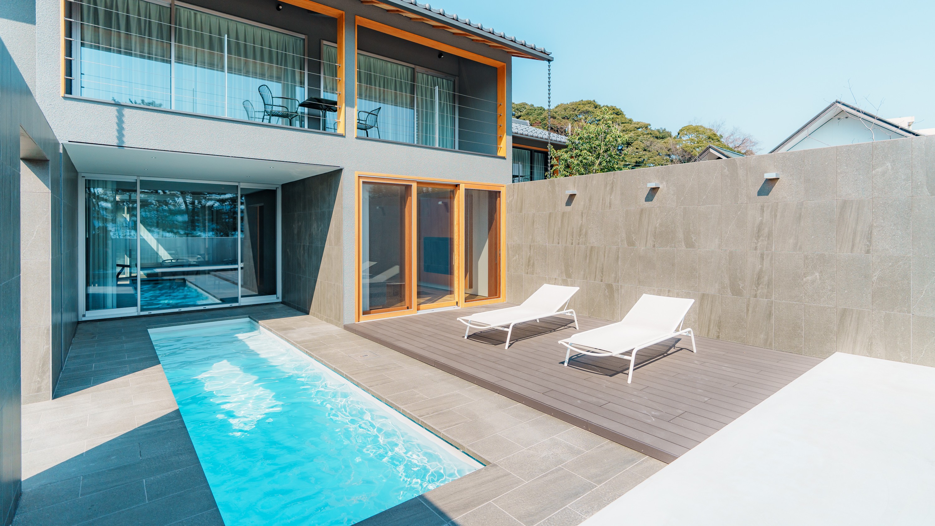 【calm（カーム）】天橋立に溶け込むようなプールでゆっくりと。