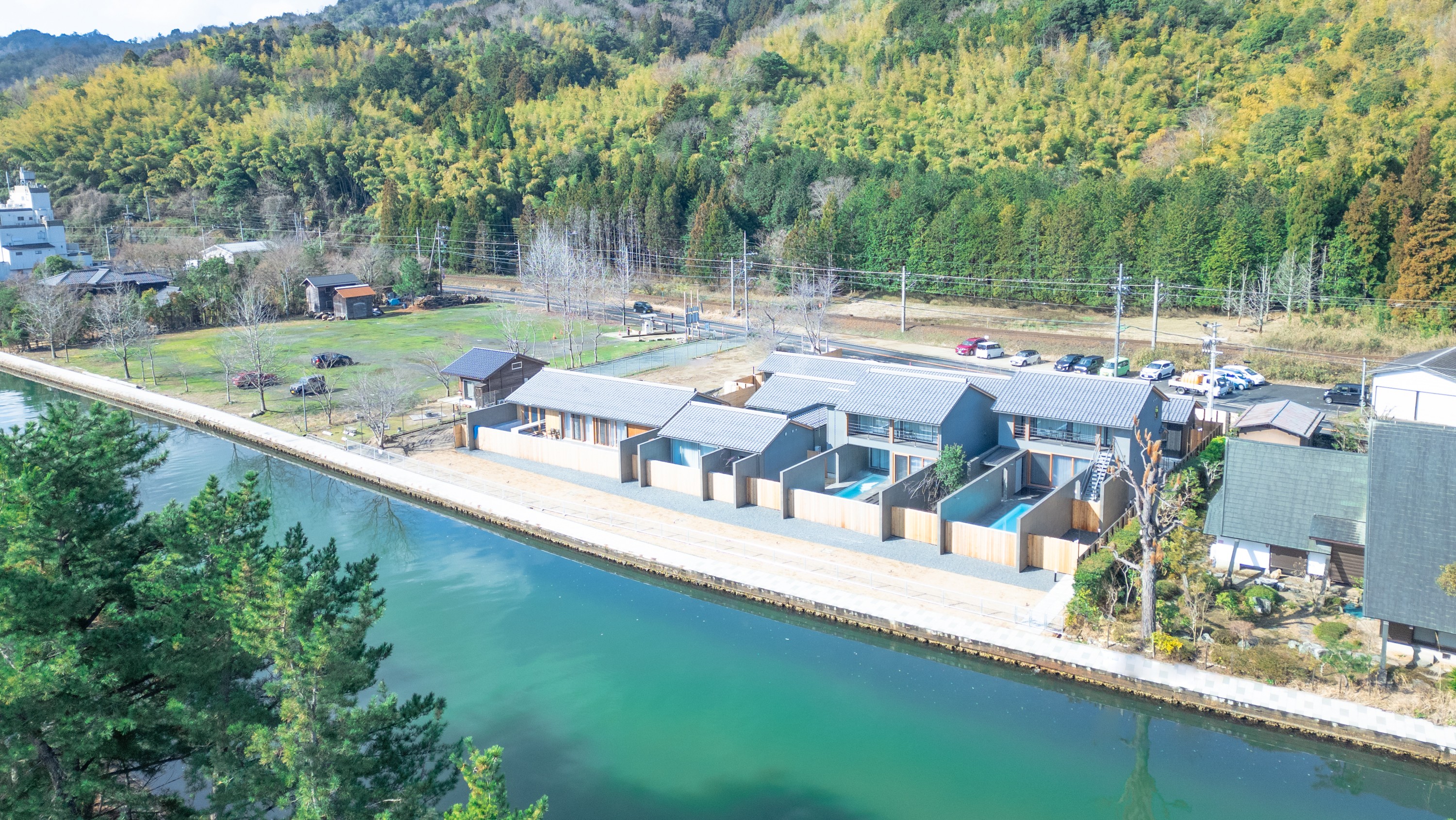 【周辺の景色】天橋立の運河沿いで、非日常の情景を味わう。