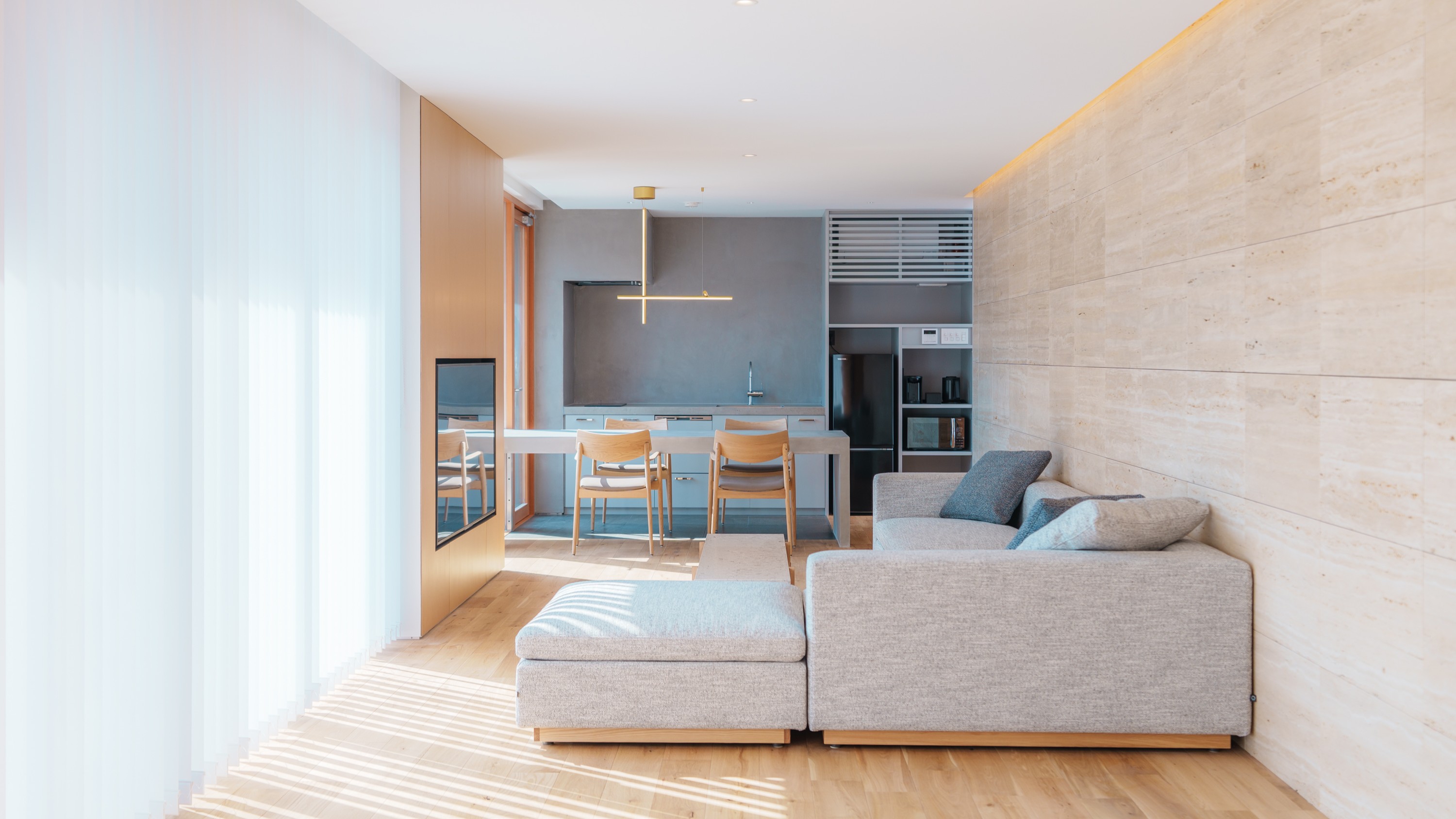 【aeon（エオン）】ゆったりと過ごせるリビング。