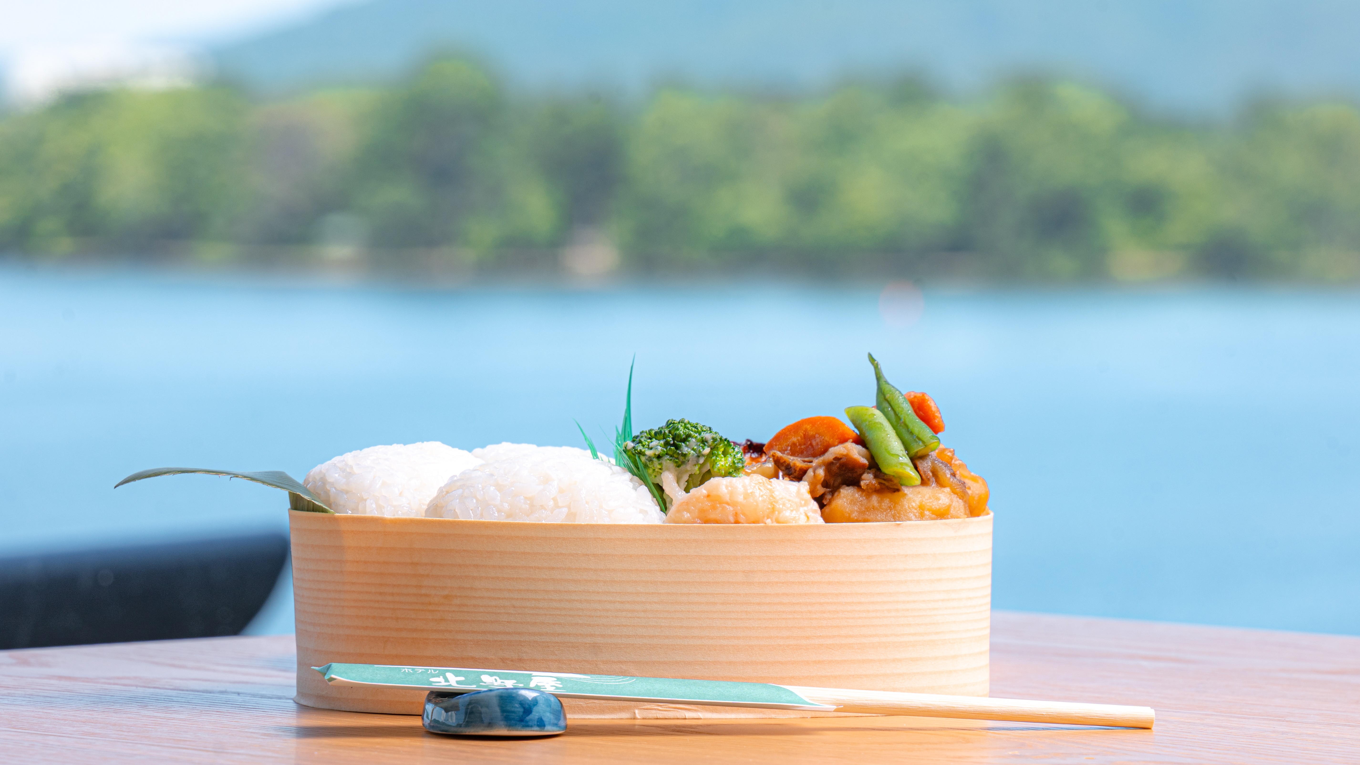  【朝食box】本館で夕食を食べられるお客さまには、お帰りの際に朝食boxをお渡しいたします。