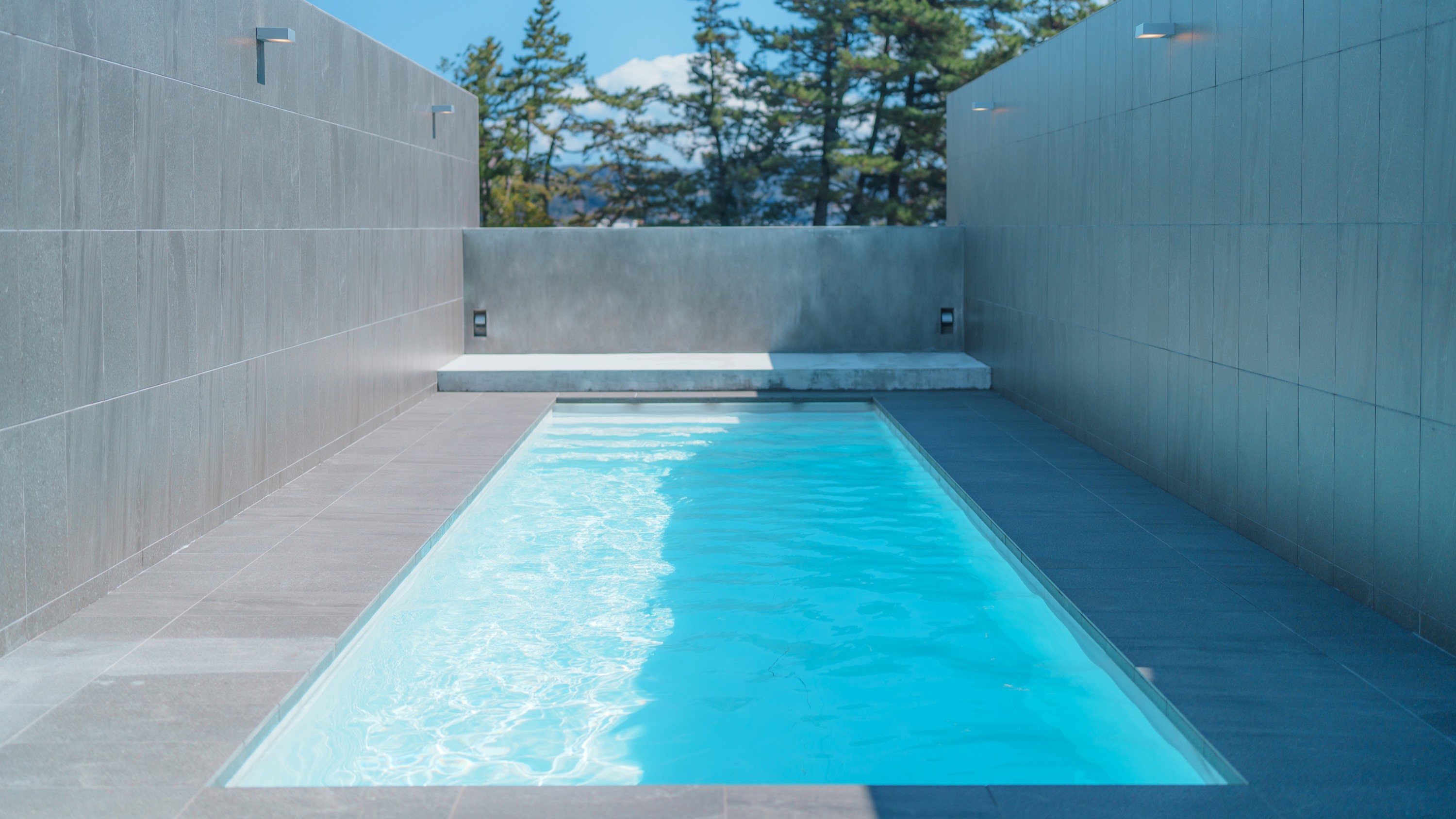 【dawn（ドーン）】天橋立に溶け込むようなプールで愉しむ。