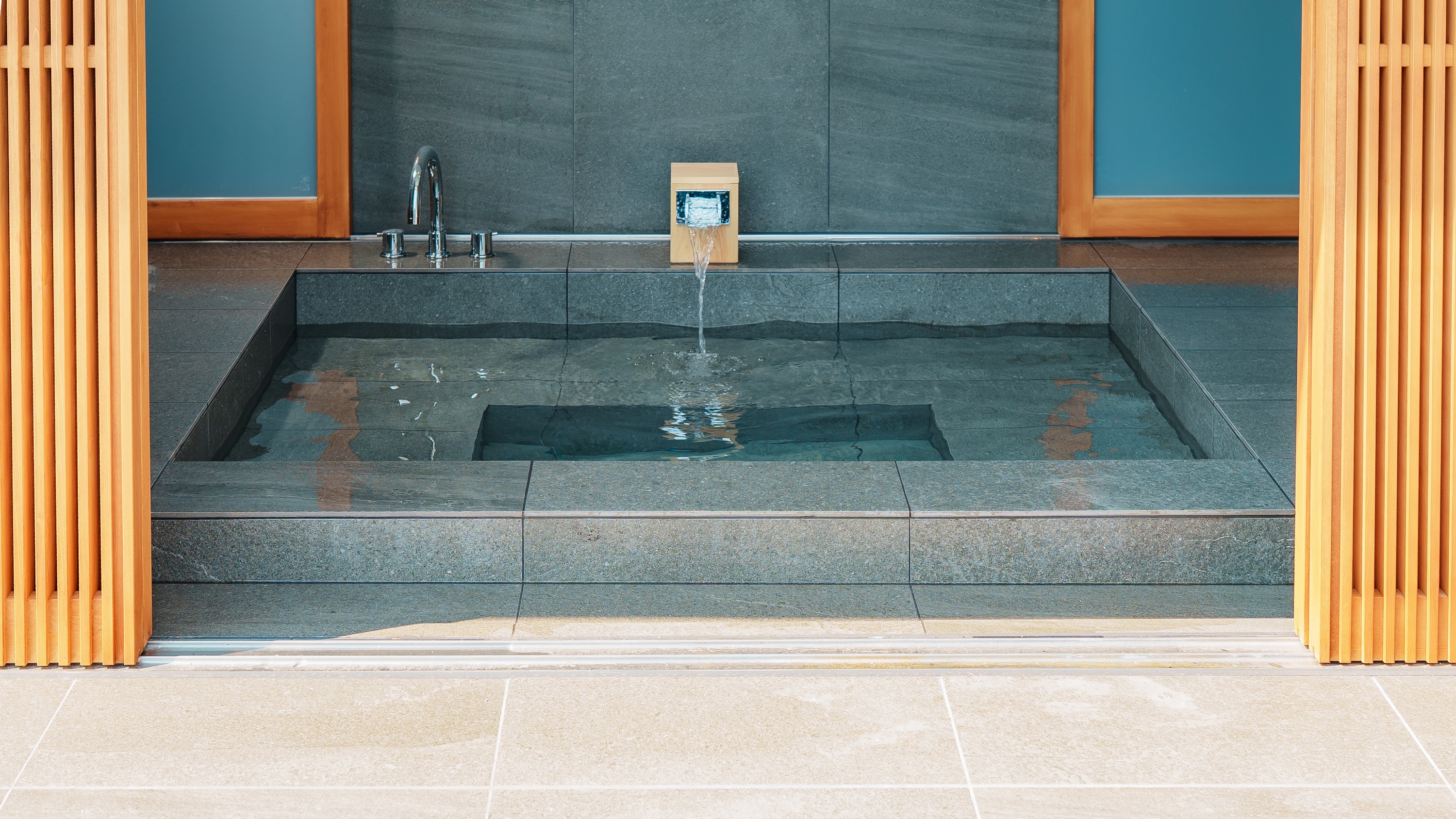 【aeon（エオン）】露天風呂でゆったりと湯浴みを愉しむ。