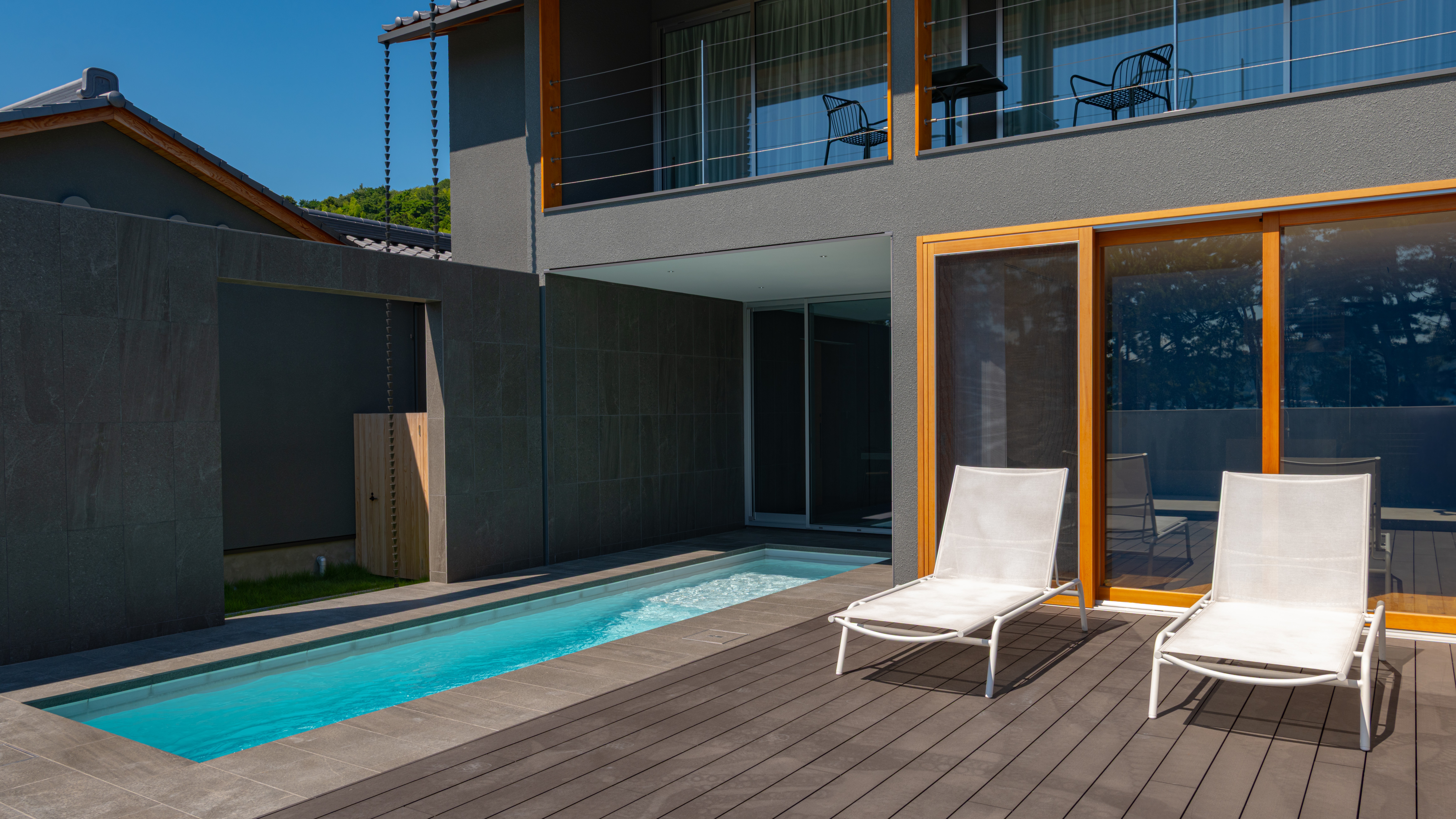 【calm（カーム）】天橋立に溶け込むようなプールでゆっくりと。