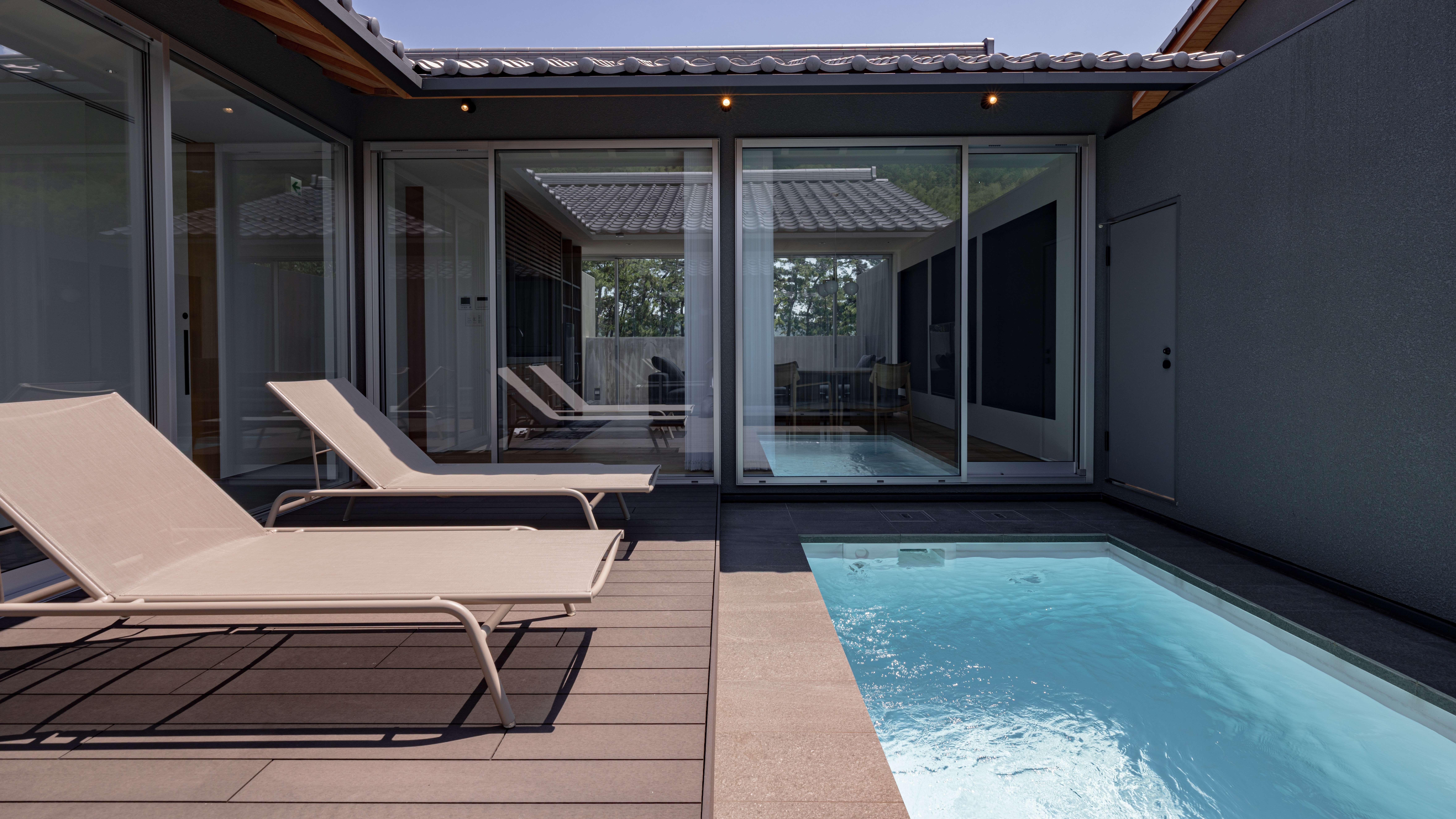 【bliss（ブリス）】プールを含むパティオでゆったりと。