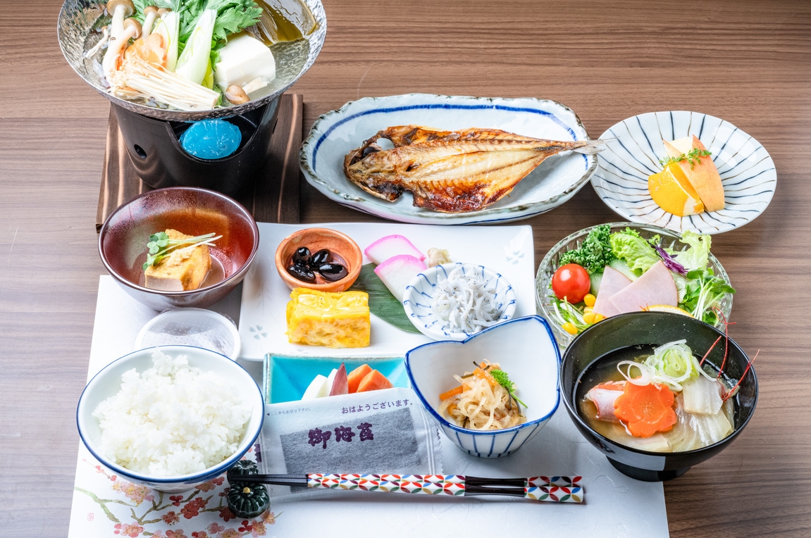 【オープニング特別価格】【箱膳プラン】2食付き　天香石の岩盤風呂と特製布団で目覚め最高！《2名様〜》