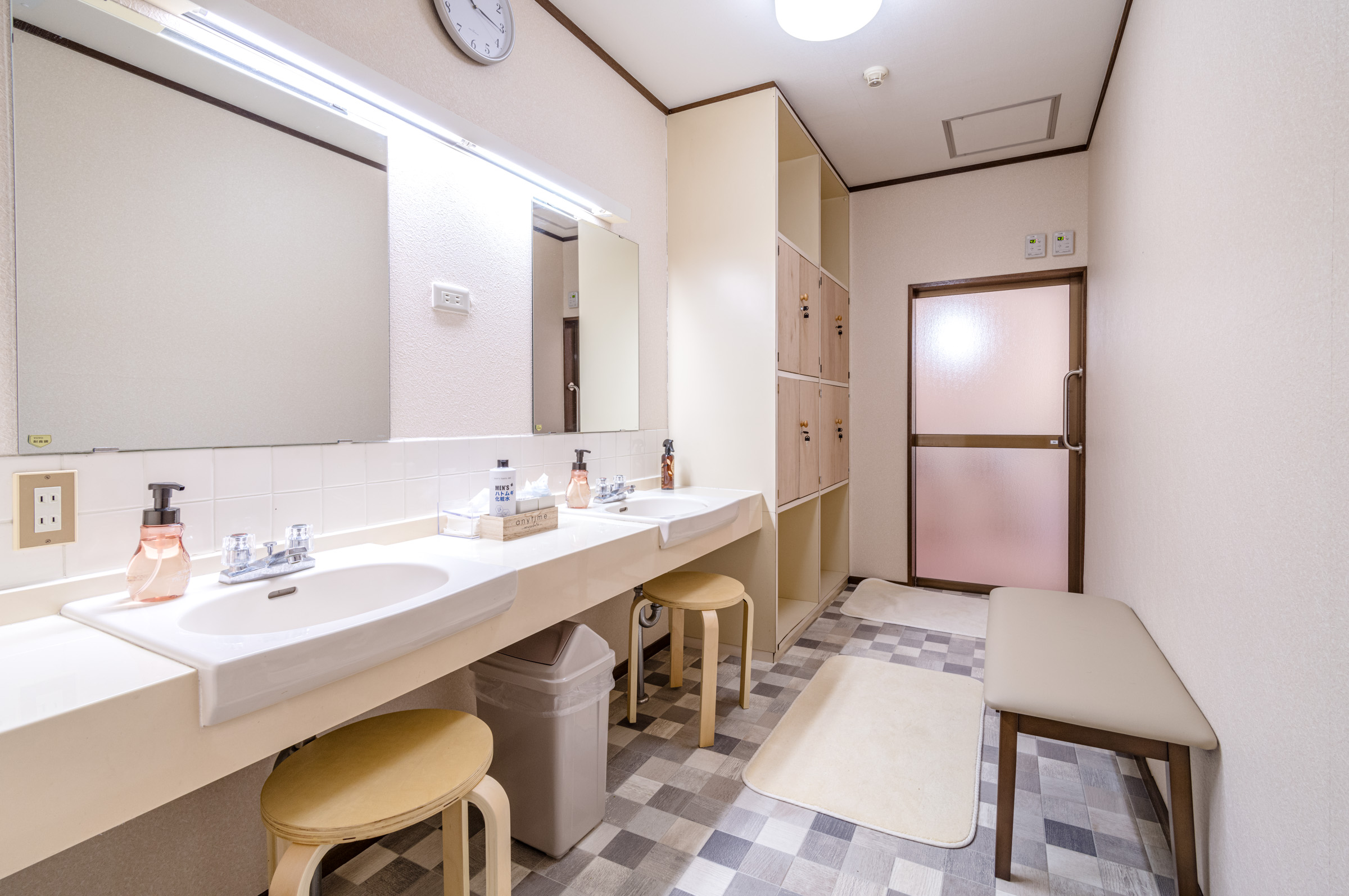 岩盤のゆ 脱衣場(男性）