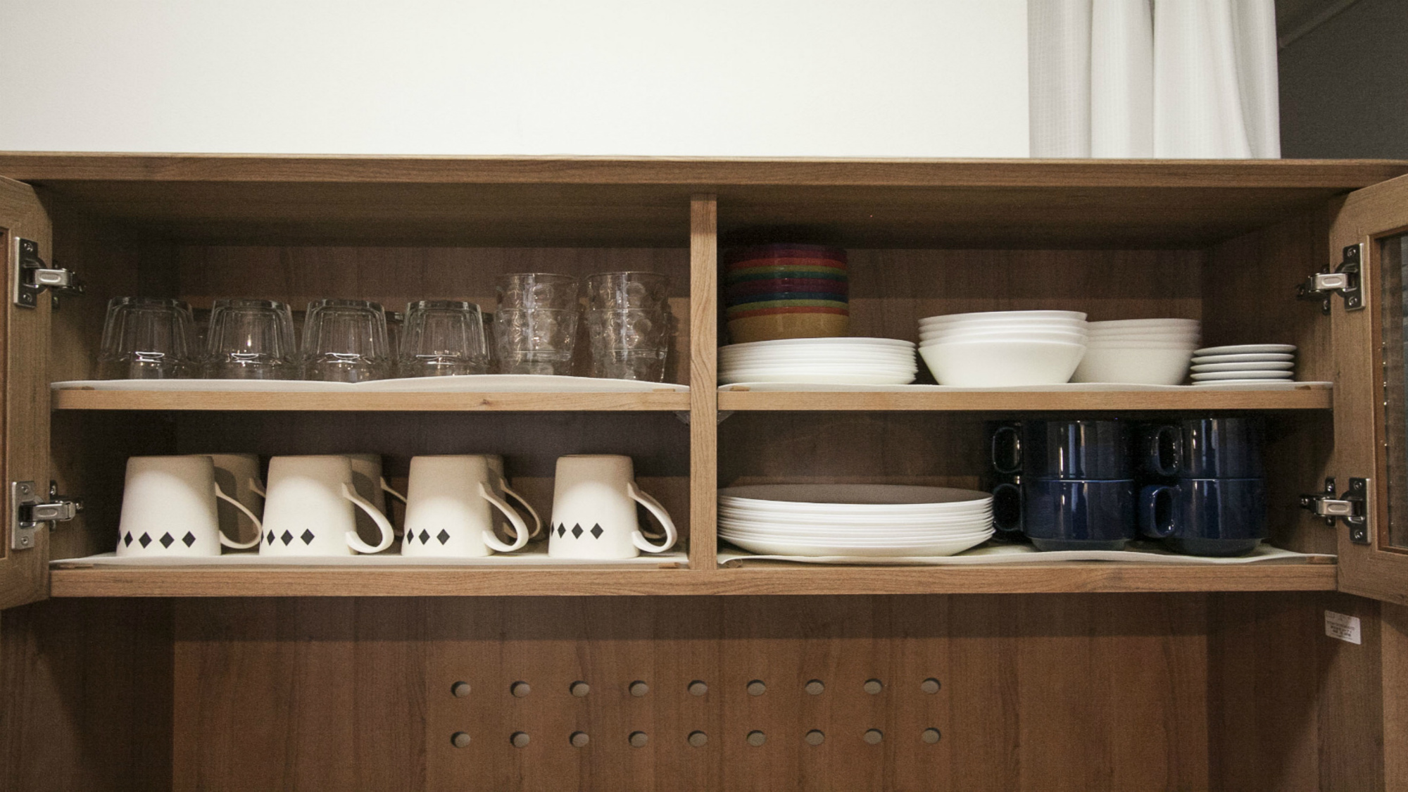 食器やグラス類もご自由にお使いください。