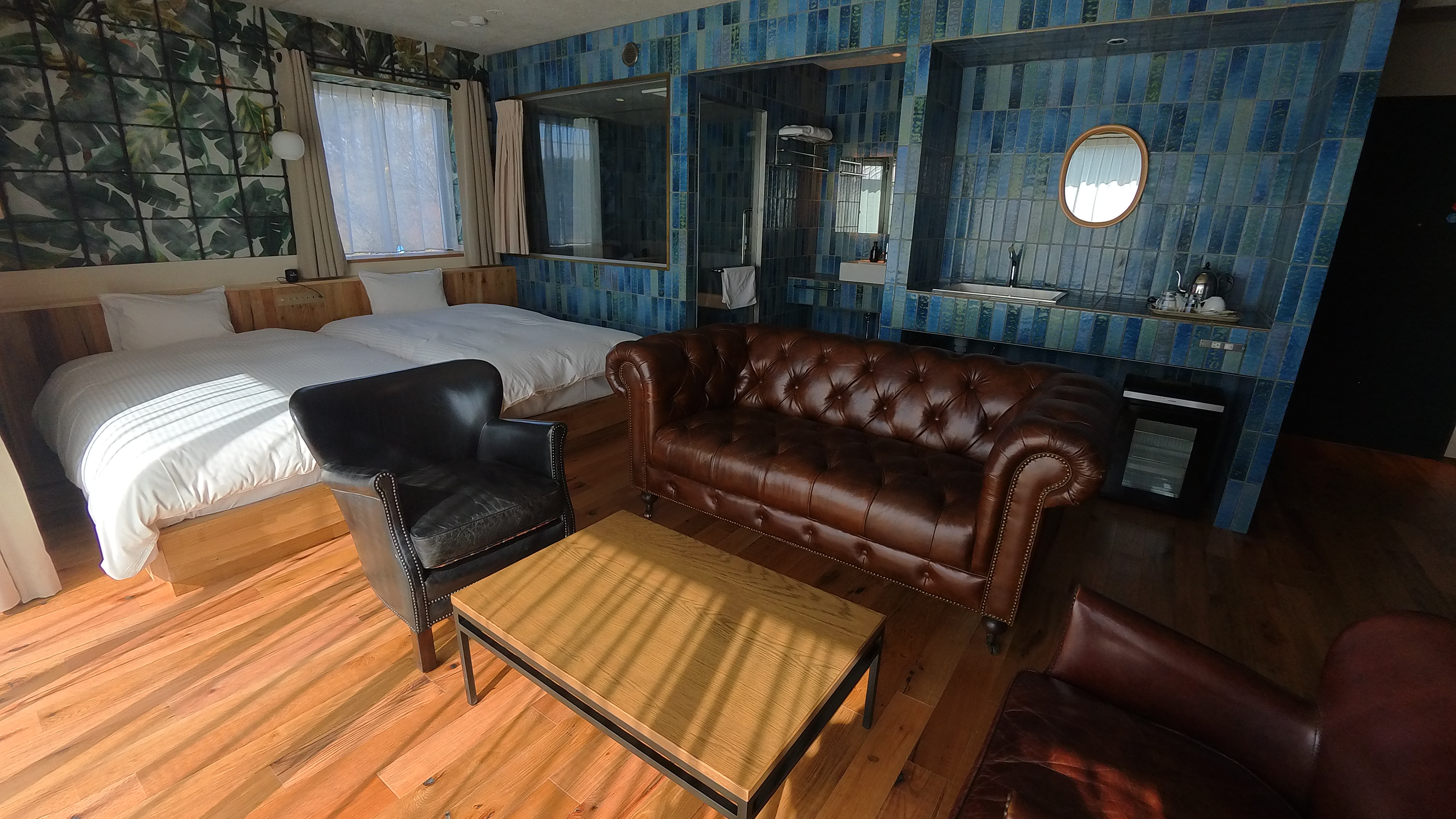 PREMIUM（セミダブルベッド&times;2台）