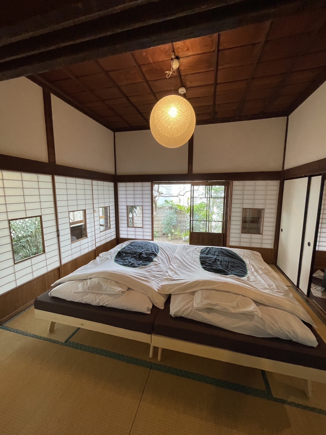 ベットの貸し出しも承っております。
（少人数利用でのお客さま、ご高齢の方がいらっしゃるお客さまにオススメです）
セミタブルベット×２（１台利用も可）　
お気軽にお問合せください。

