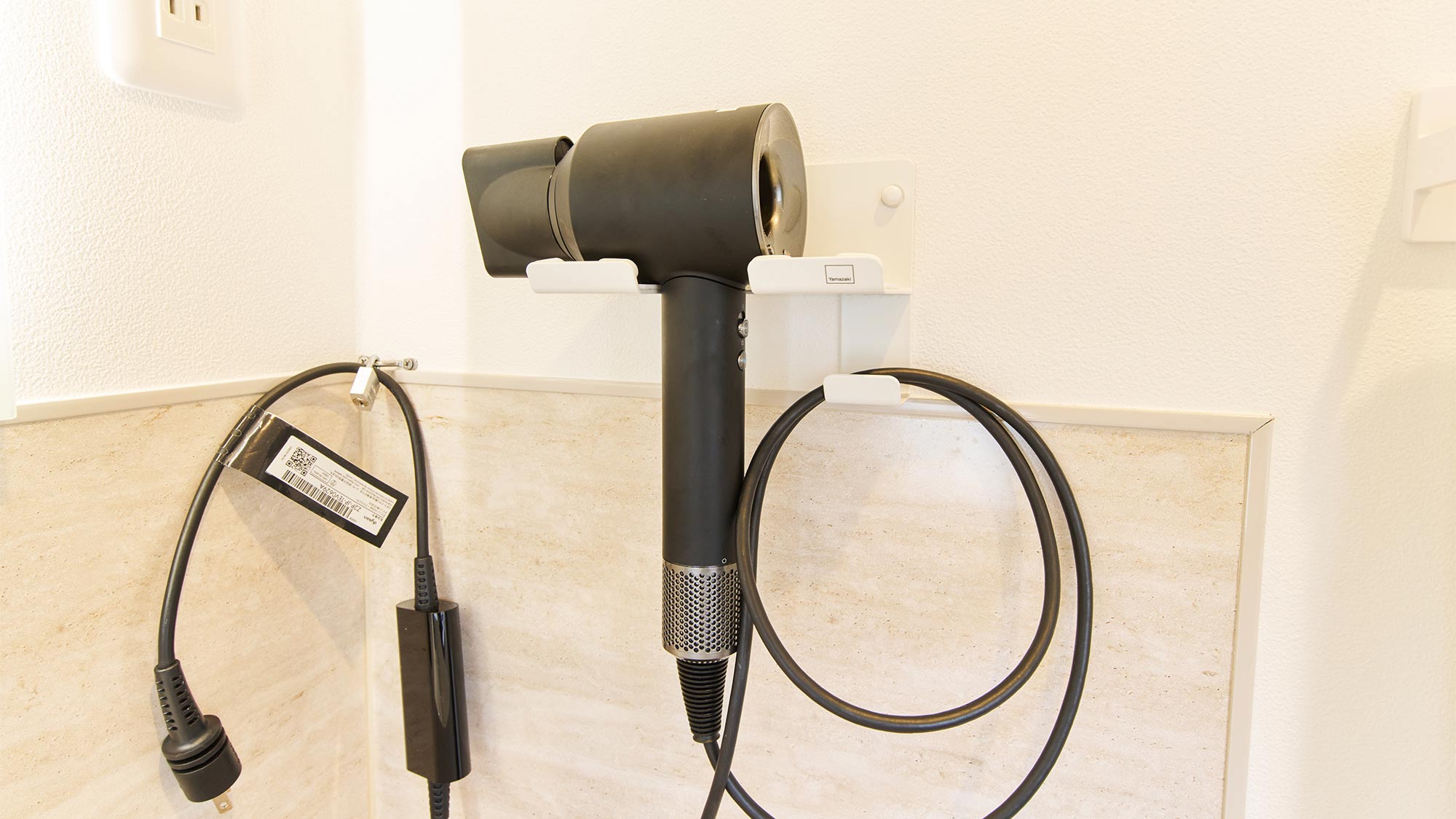 ・【ドライヤー】大風量でしっかり乾かせます。忙しい朝も時短に準備していただけます