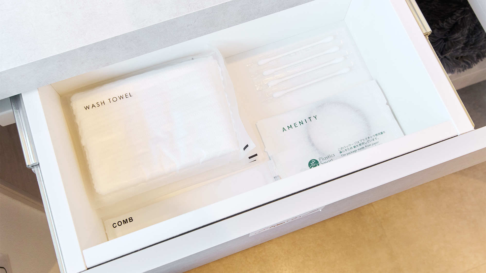 ・【アメニティ】綿棒、ウォッシュタオルなどをご用意。身軽にご宿泊いただけます