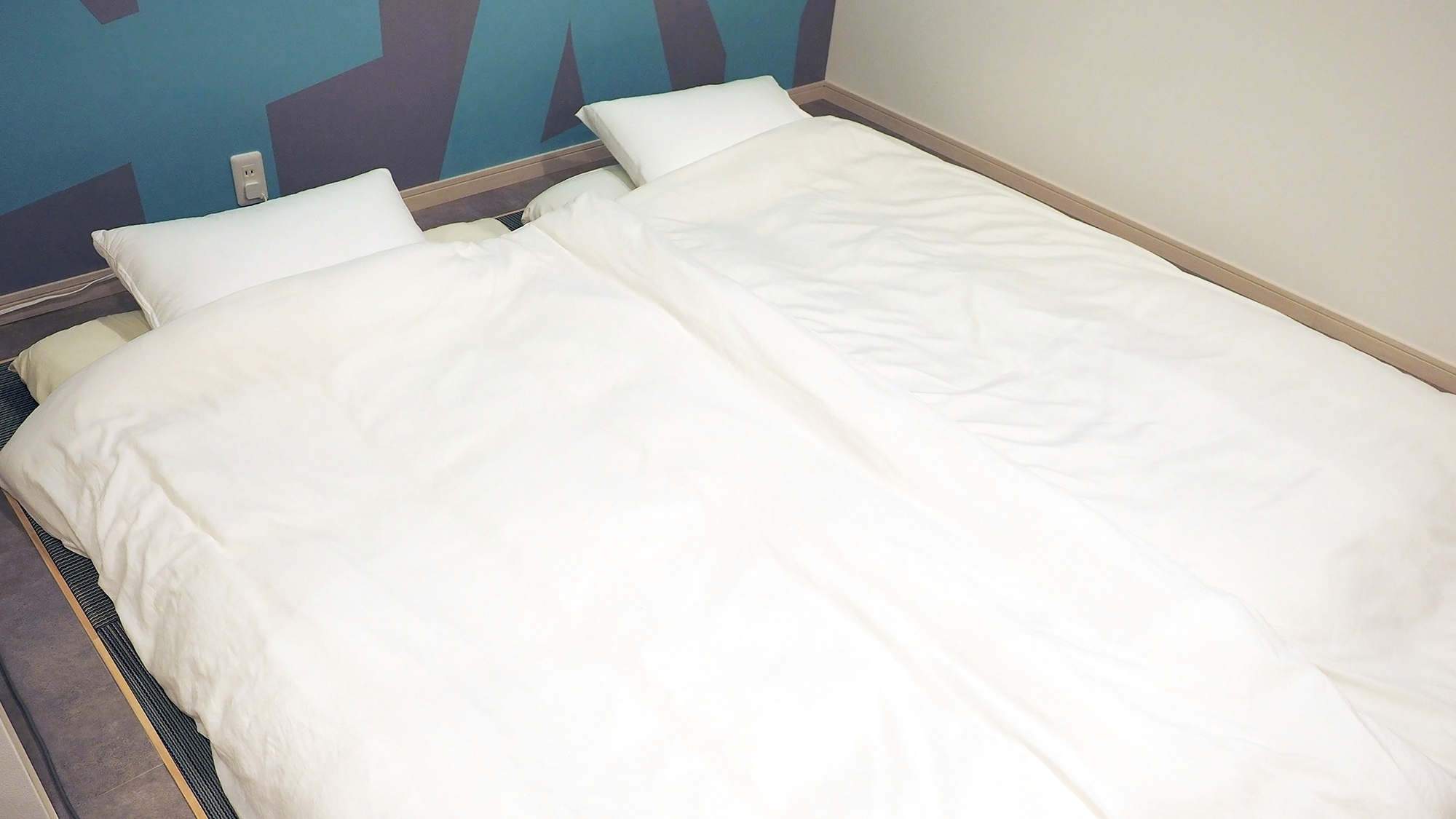 ・【ベッドルーム3】グループ旅行でも1人ずつベッドが確保できます。ゆっくり体を休めてお過ごしください