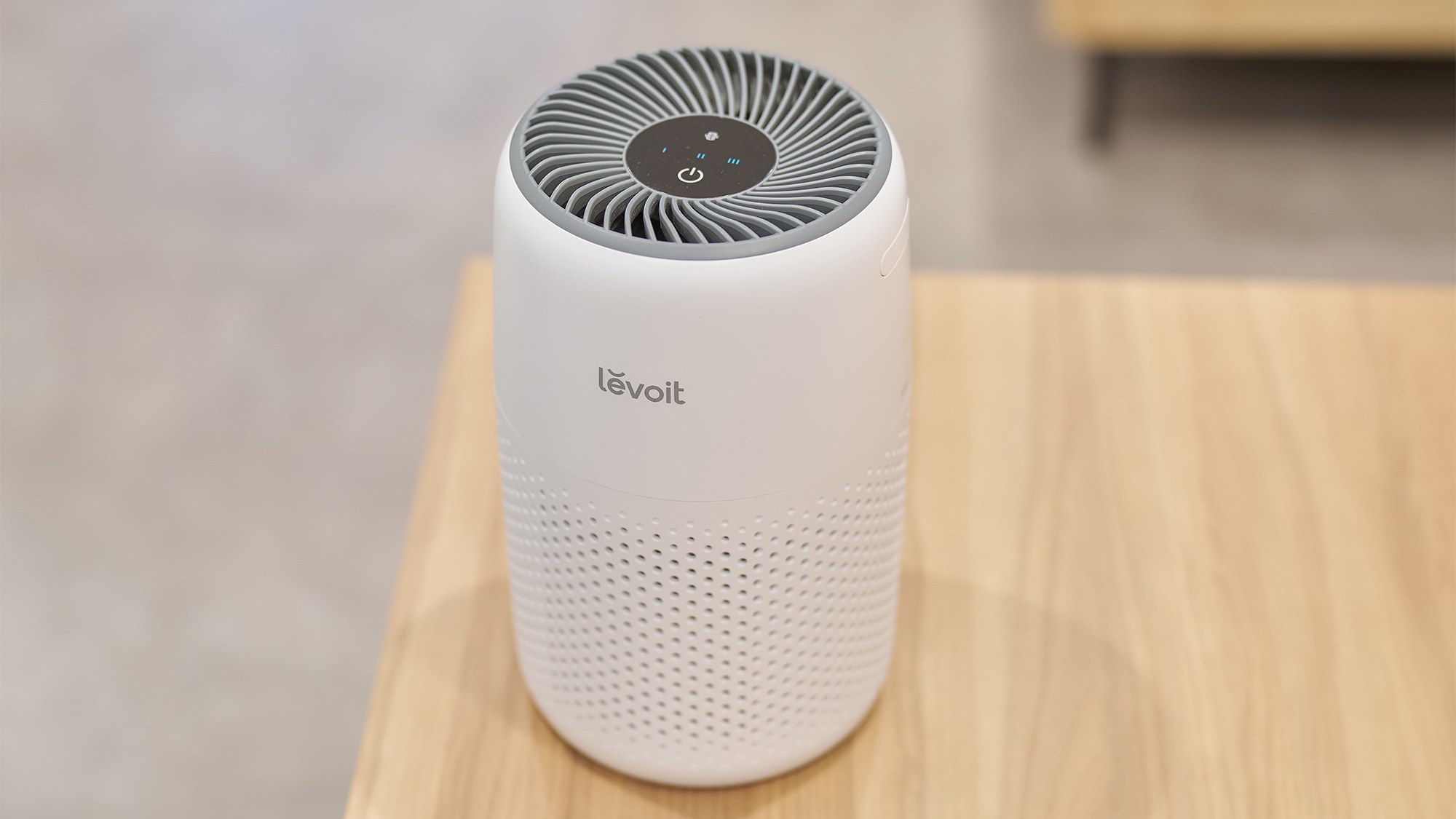 ・【空気清浄機】コンパクトサイズで持ち運び可能。清潔な空間でお過ごしください