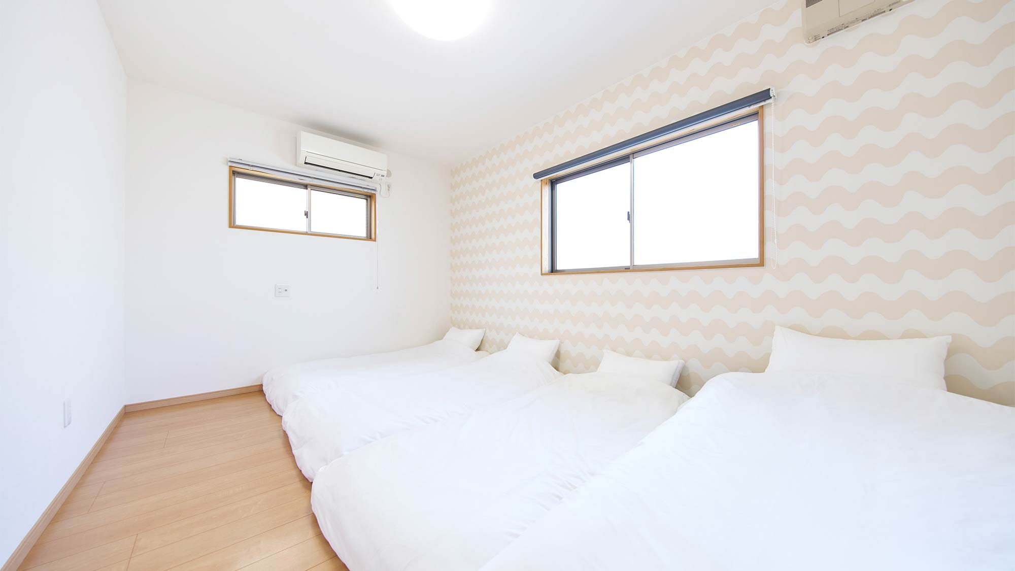 ・【お部屋】布団を3組、ソファベッドを1台ご用意しております。グループ旅行に最適です