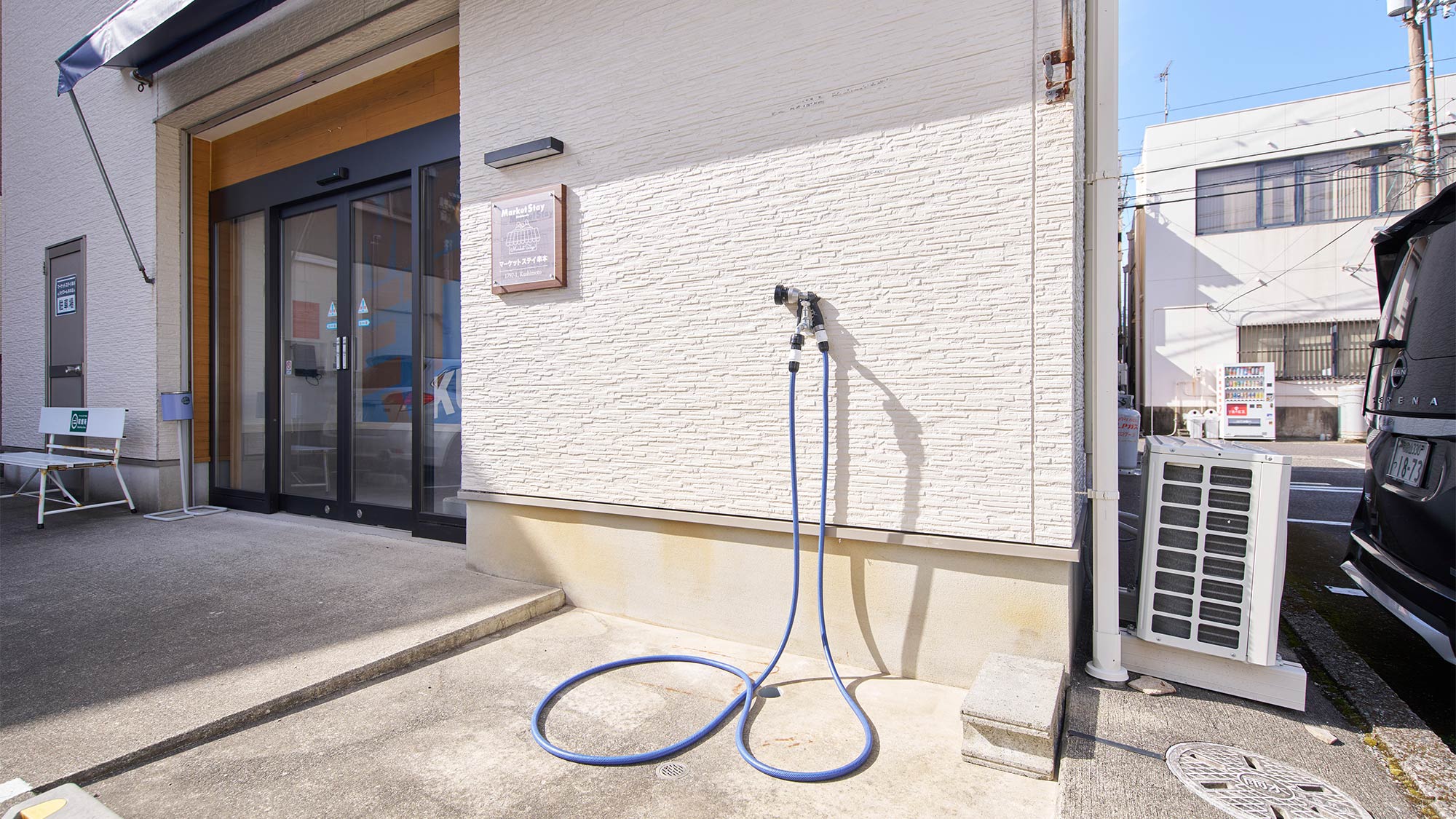 ・【水栓ホース】玄関先で手軽に洗浄可能です。海遊びを存分にお楽しみください