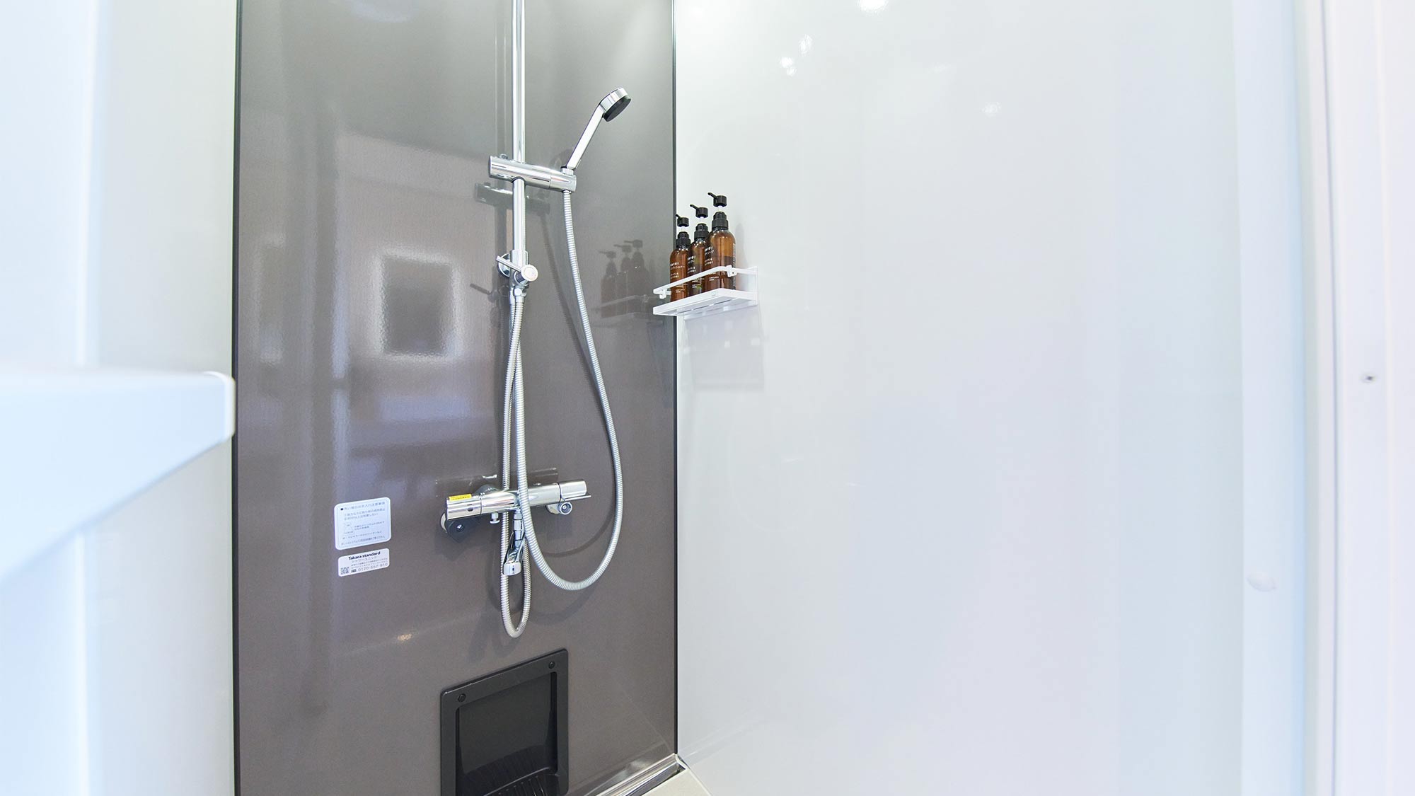 ・【シャワールーム】清潔感のある空間です。旅の疲れをリフレッシュできます