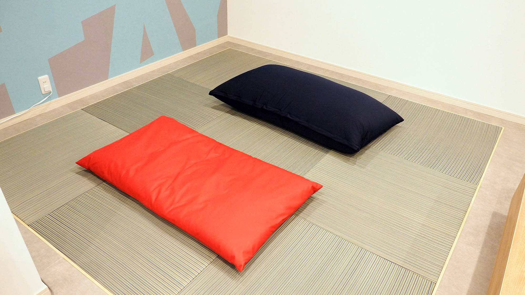 ・【ベッドルーム3】ベッドを収納すると小さな居間になる便利なスペース