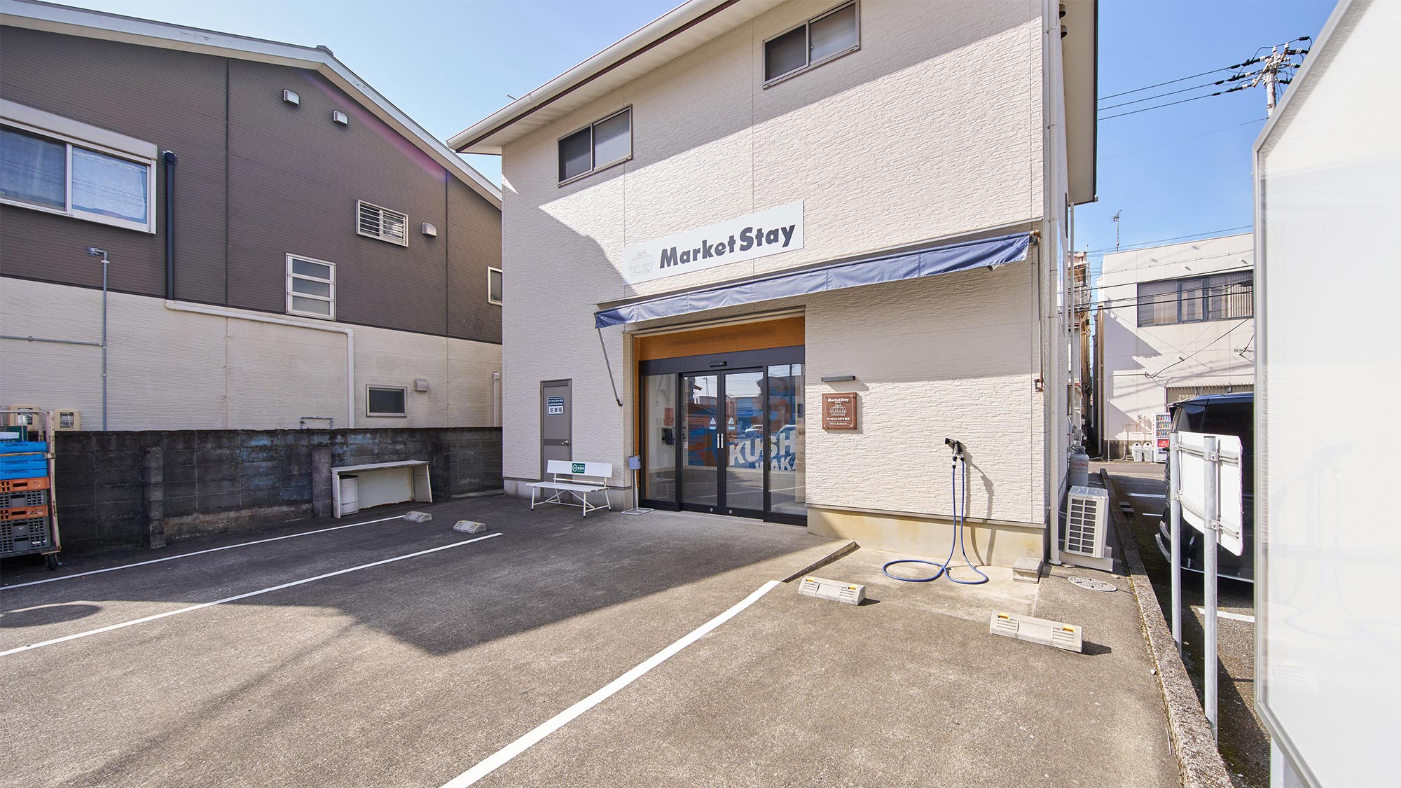 ・【駐車場】2台分のスペースを確保。お車でお越しの方も安心してご利用いただけます