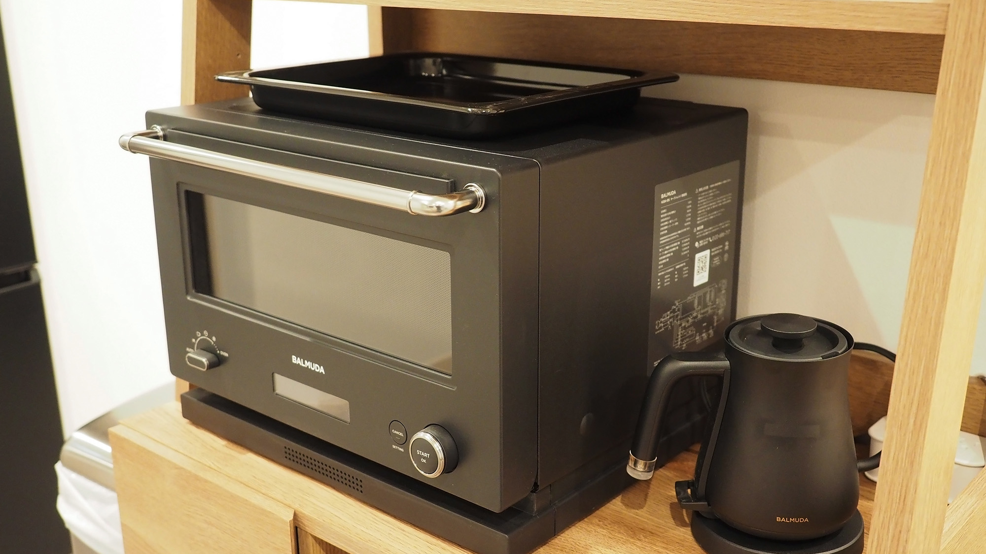 ・【ダイニング】上質なデザイン、均等な温めや焼きあげに定評のあるオーブンレンジ