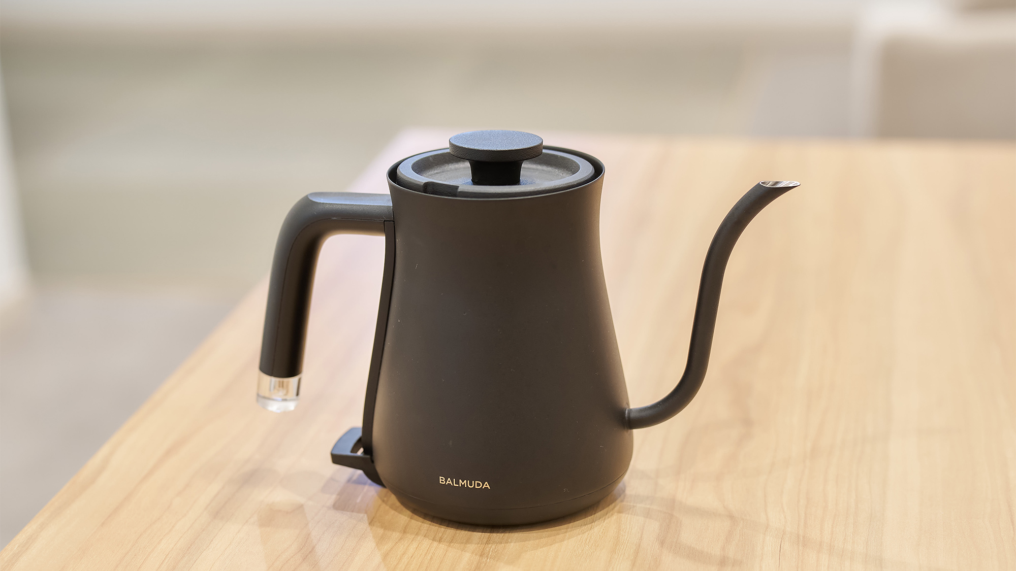 ・【電気ポット】温かいお飲み物でおくつろぎください。夜のリラックスタイムにおすすめです