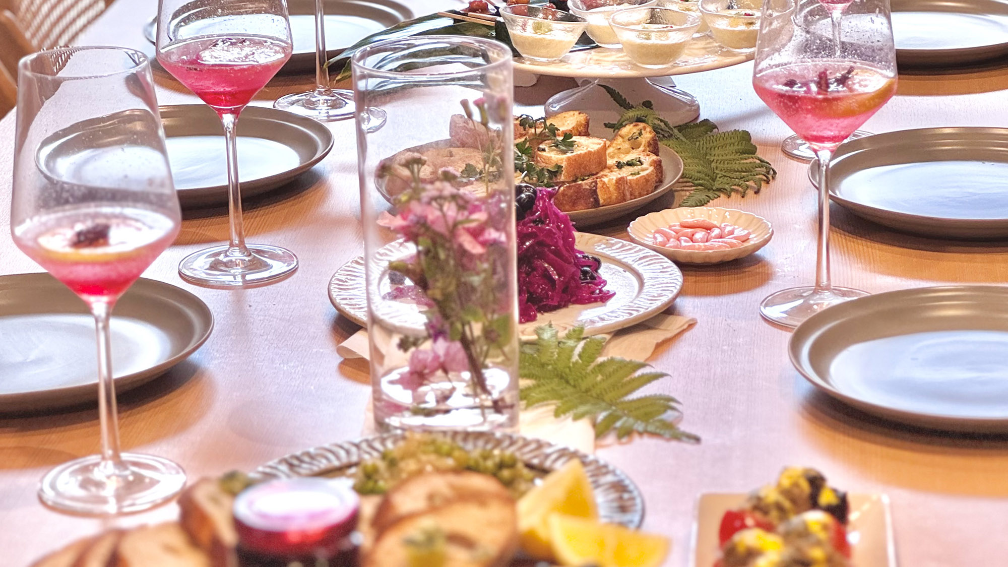 ・【パーティーイメージ】グループ旅行にぴったりの一棟貸切宿ですので、ご自由にお楽しみいただけます