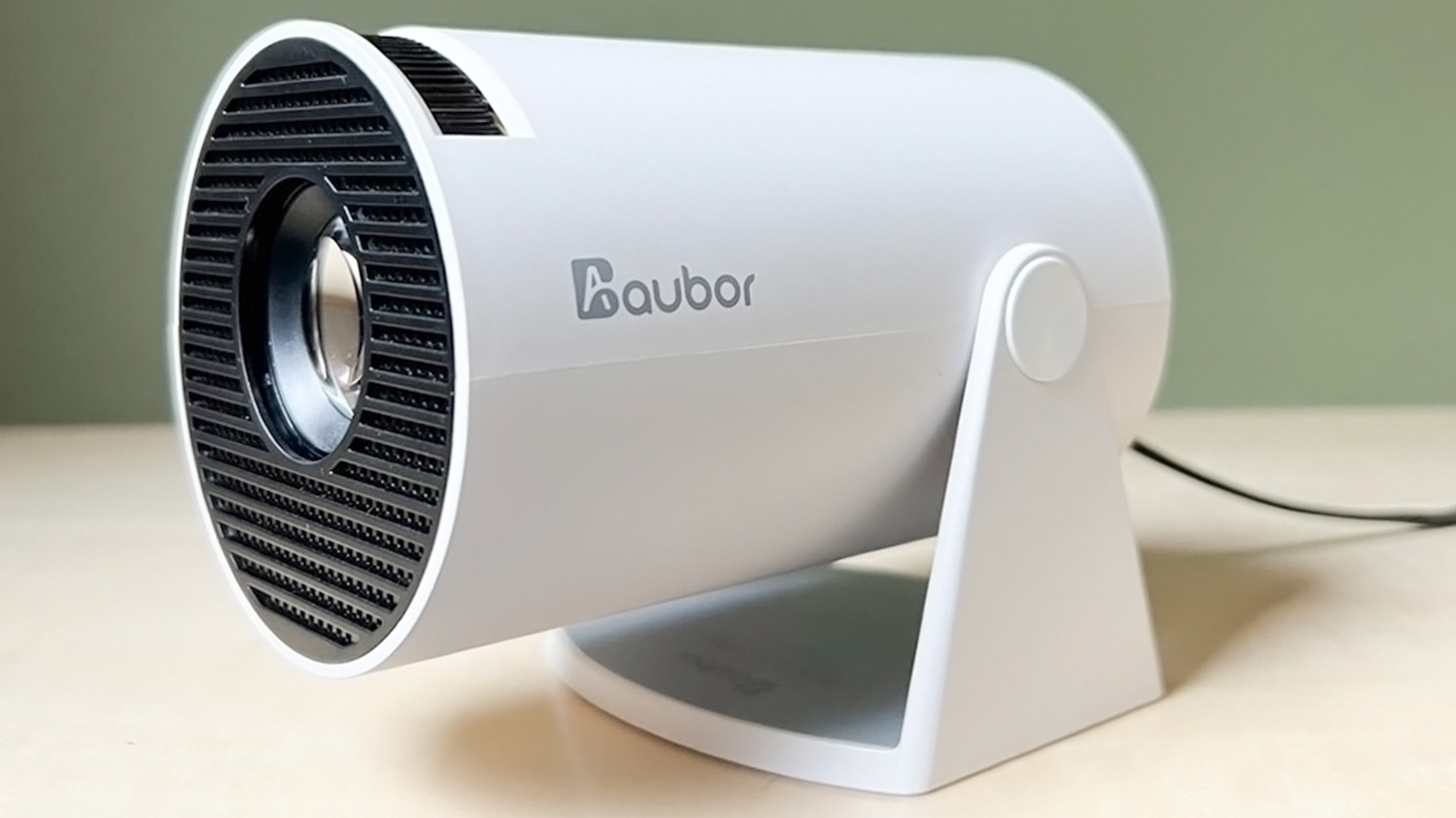 ・【施設設備】プロジェクターがございます。ご友人同士でお好きな映画や動画をご覧ください