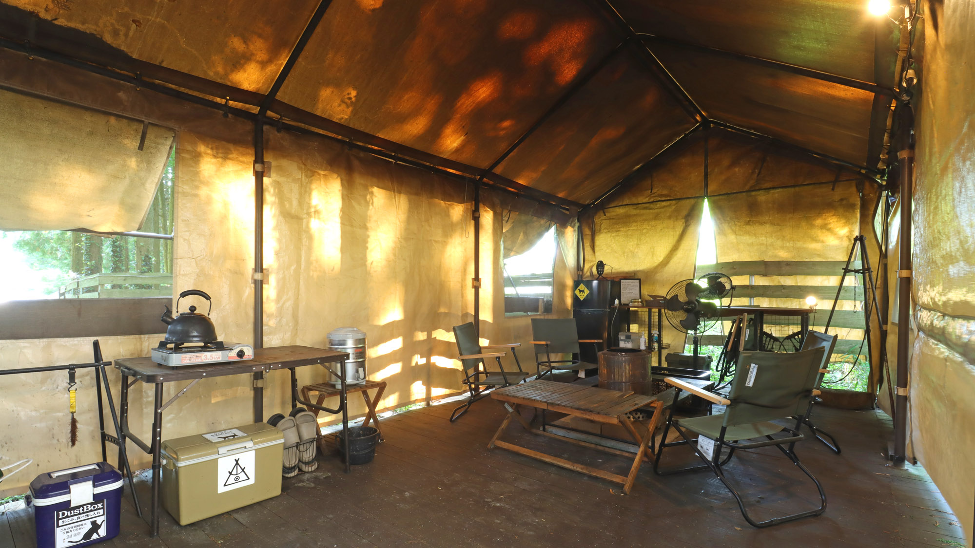 【客室_40㎡テントF】〈ドッグラン付〉手ぶらで来ても安心の設備です♪