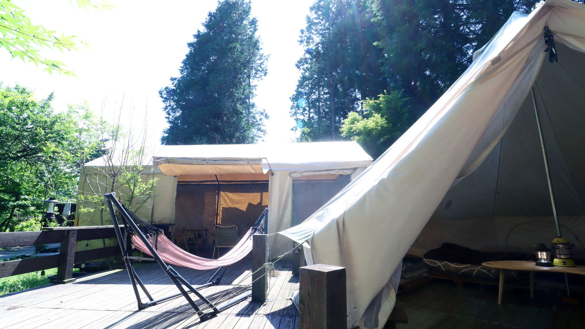 【客室_20㎡テントC】〈ウッドデッキ〉自然に囲まれてのんびりリフレッシュ