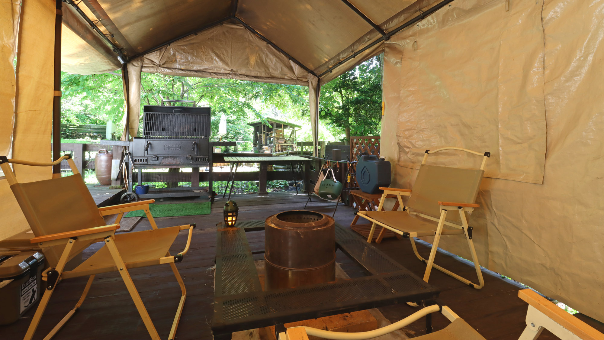 【客室_20㎡テントB】〈ミニドッグラン付〉火を囲んで談笑