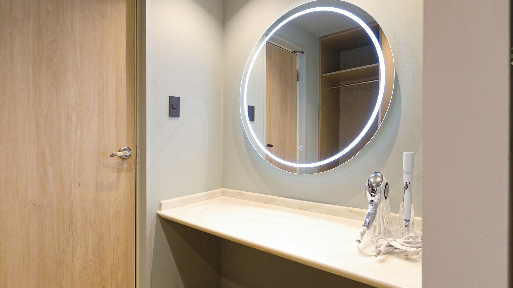 デラックスファミリールームの鏡台