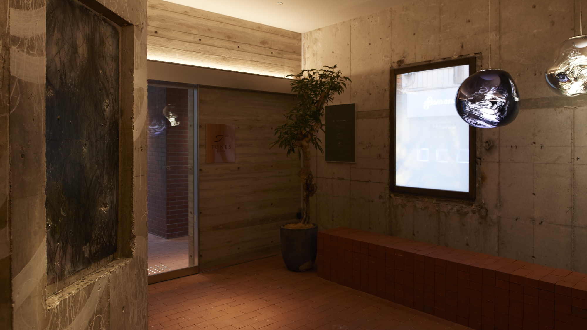 1Fエントランス