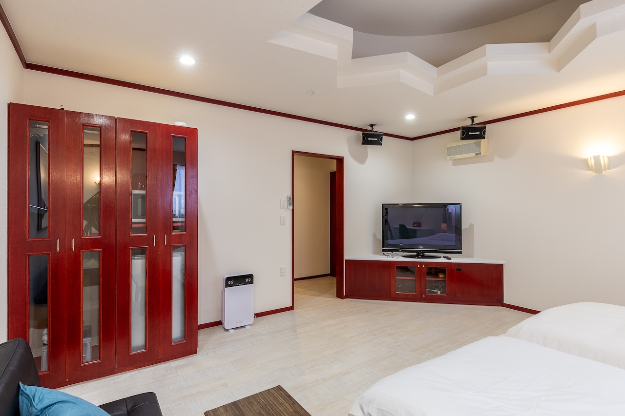 RoomNo：8　Red　デラックスツイン＋ソファベッド57㎡