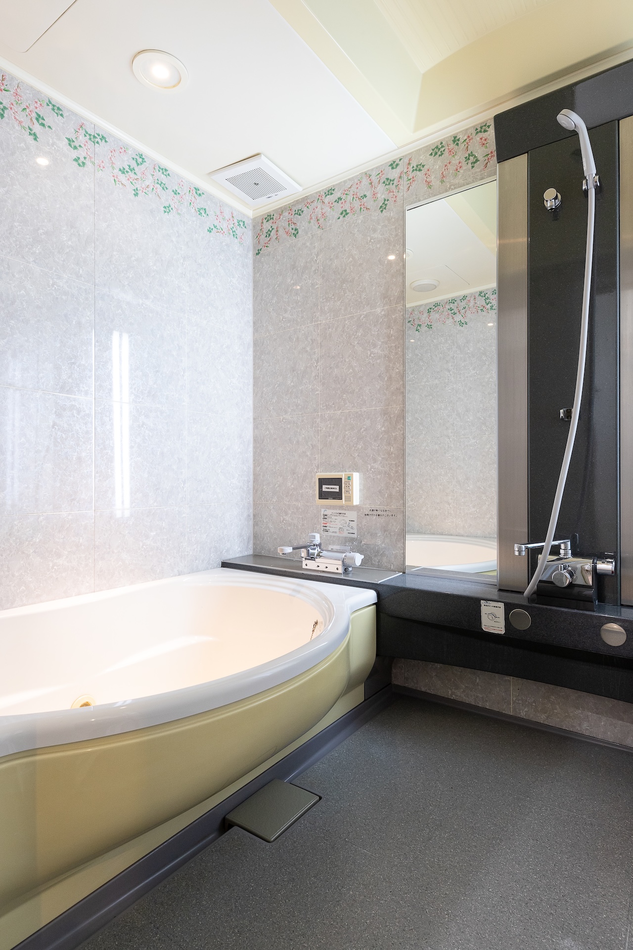 スタンダードルームのバス