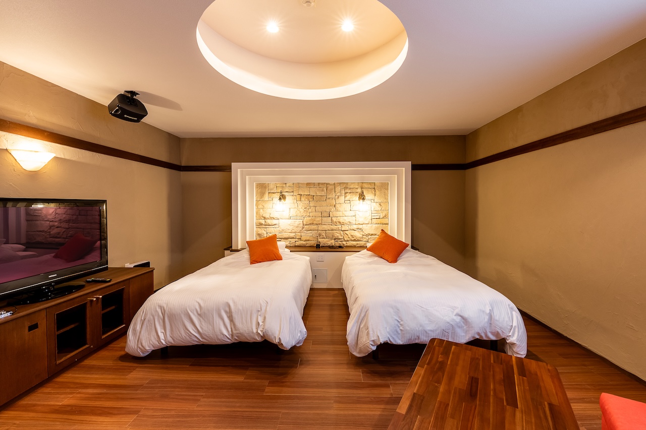 Room No:12 stone デラックスツインルーム　57㎡