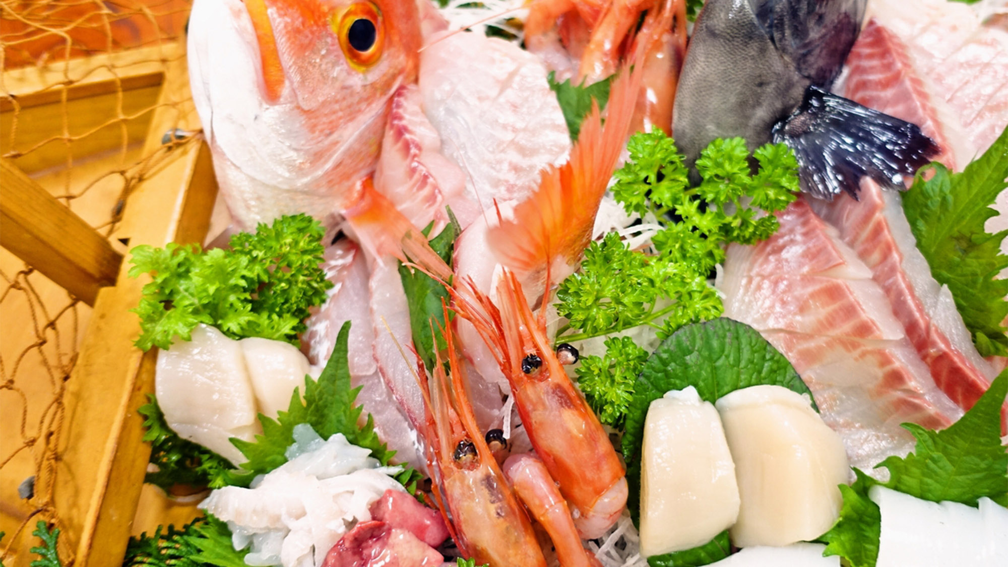 ・【夕食一例/船盛付き海鮮コース】漁師でもある館主が厳選した食材の品々