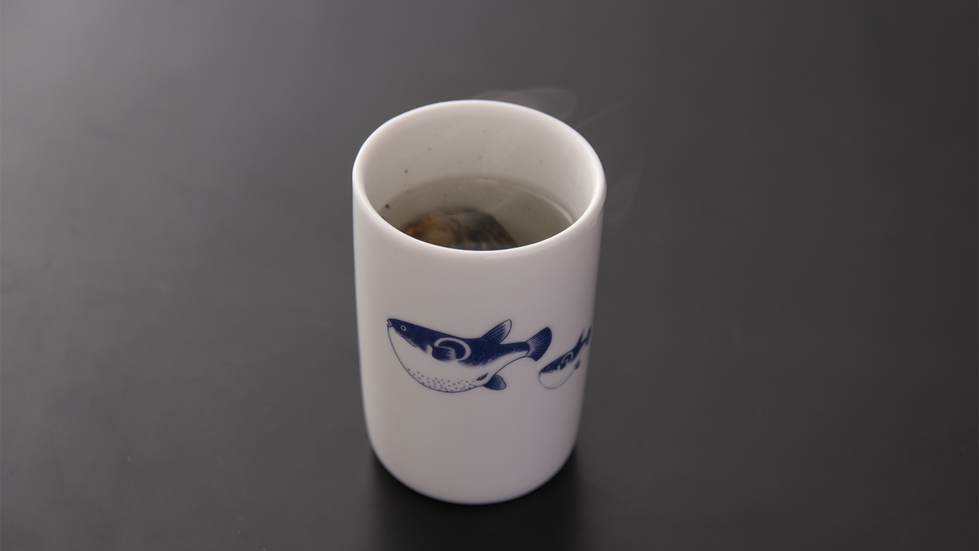 ・【夕食一例】香ばしさと旨みが広がる、芳醇な「ふぐひれ酒」です