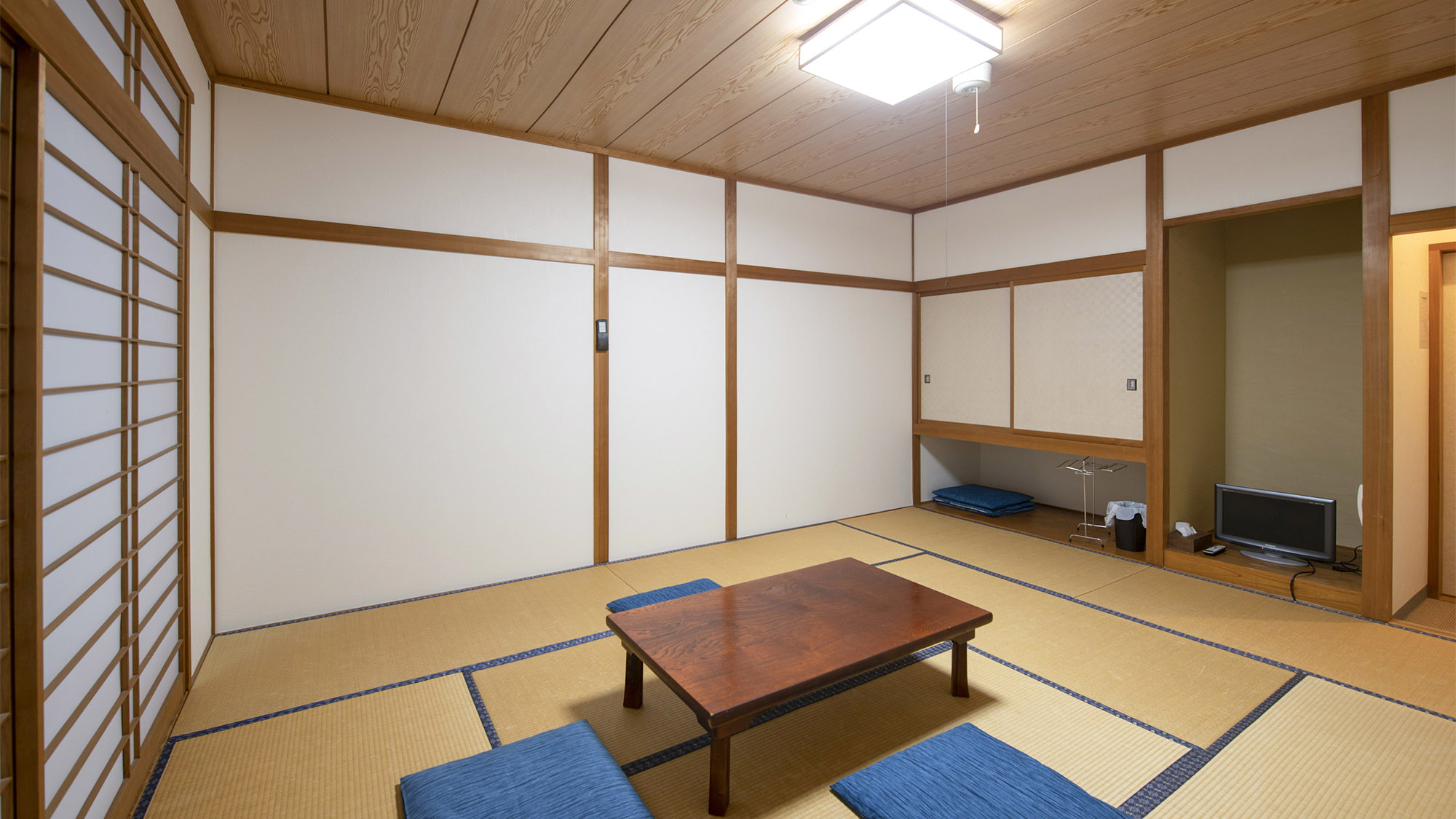 ・【和室】みんなで同じ部屋に泊まれる一体感が和室ならではの魅力です
